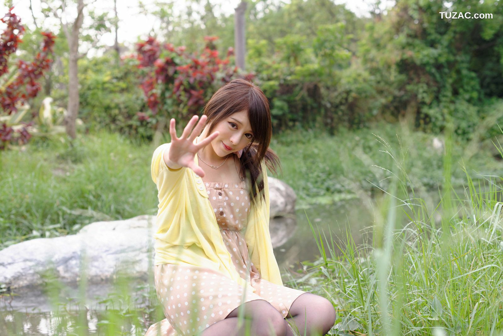 台湾正妹_台湾女神张齐郡JULIE《踏青》写真集