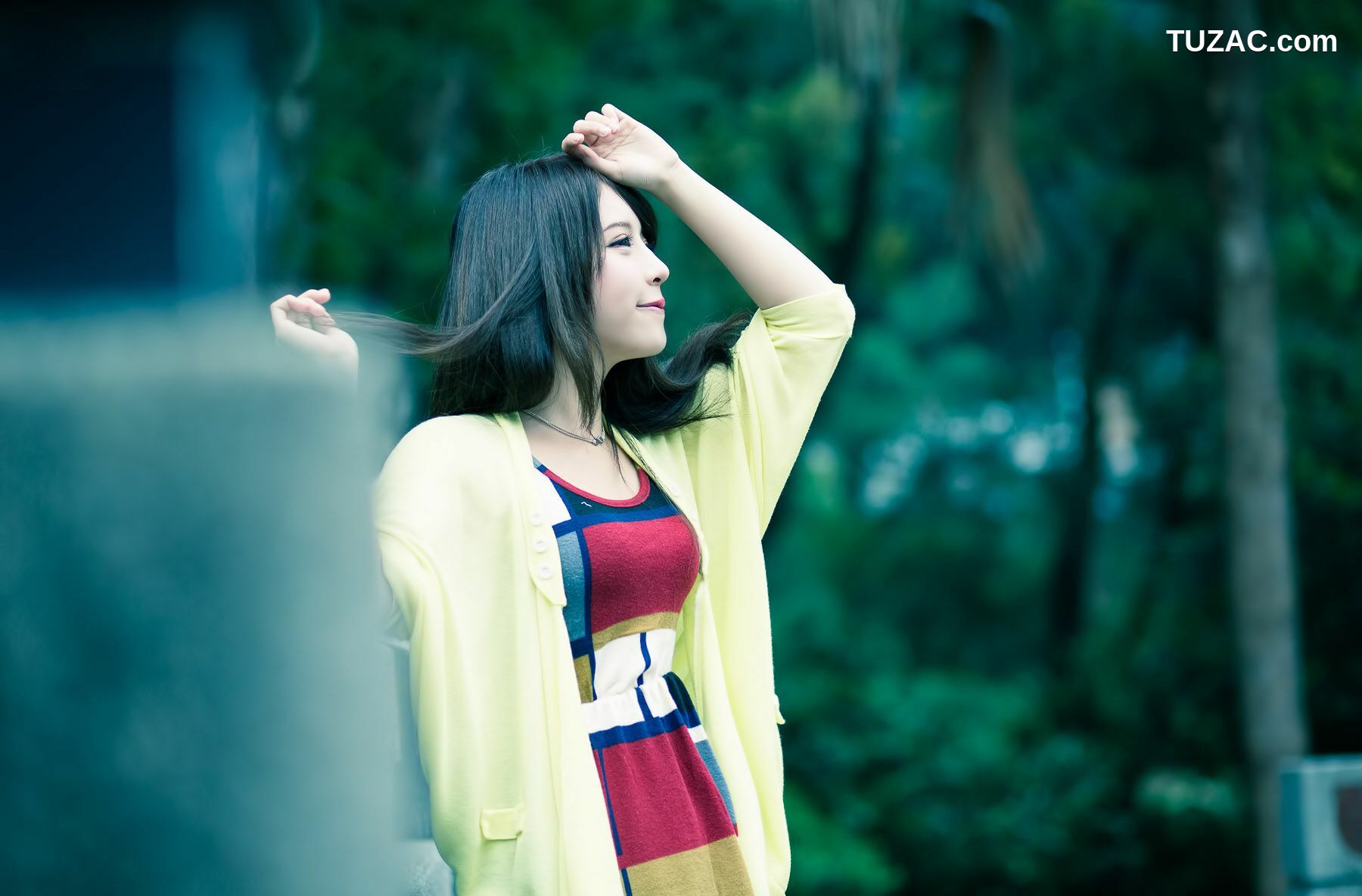 台湾正妹_台湾女神张齐郡JULIE《踏青》写真集