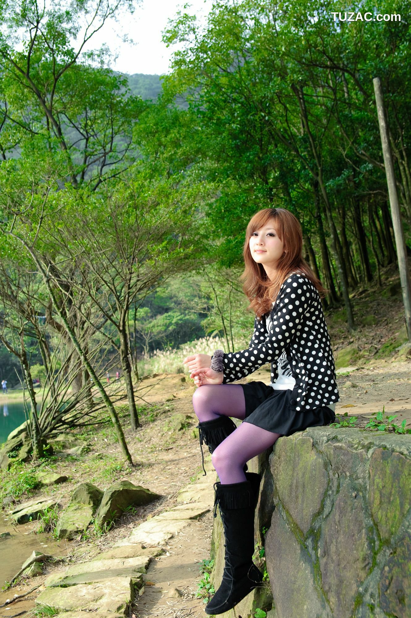 台湾正妹_台湾女神果子MM《新山夢湖外拍》写真集