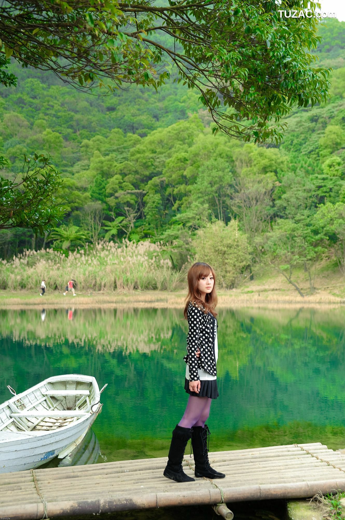 台湾正妹_台湾女神果子MM《新山夢湖外拍》写真集