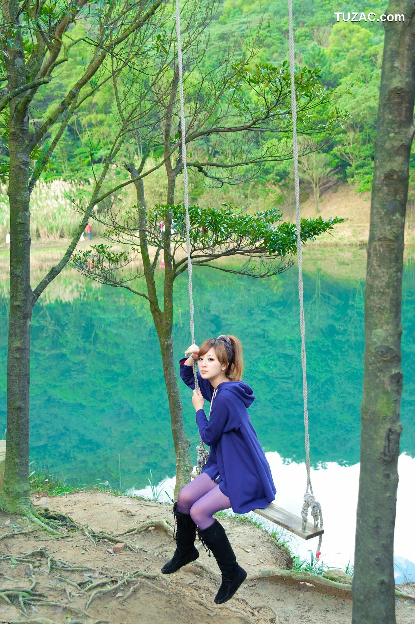 台湾正妹_台湾女神果子MM《新山夢湖外拍》写真集