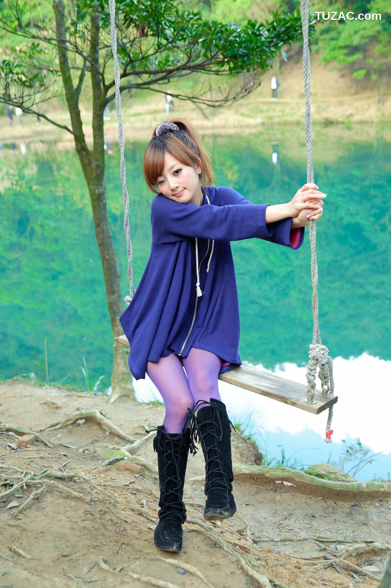 台湾正妹_台湾女神果子MM《新山夢湖外拍》写真集