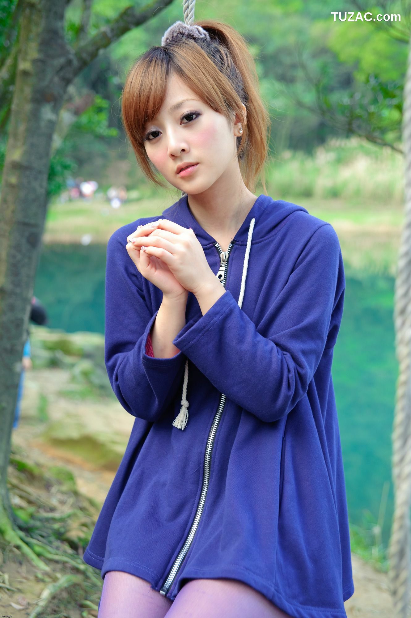 台湾正妹_台湾女神果子MM《新山夢湖外拍》写真集