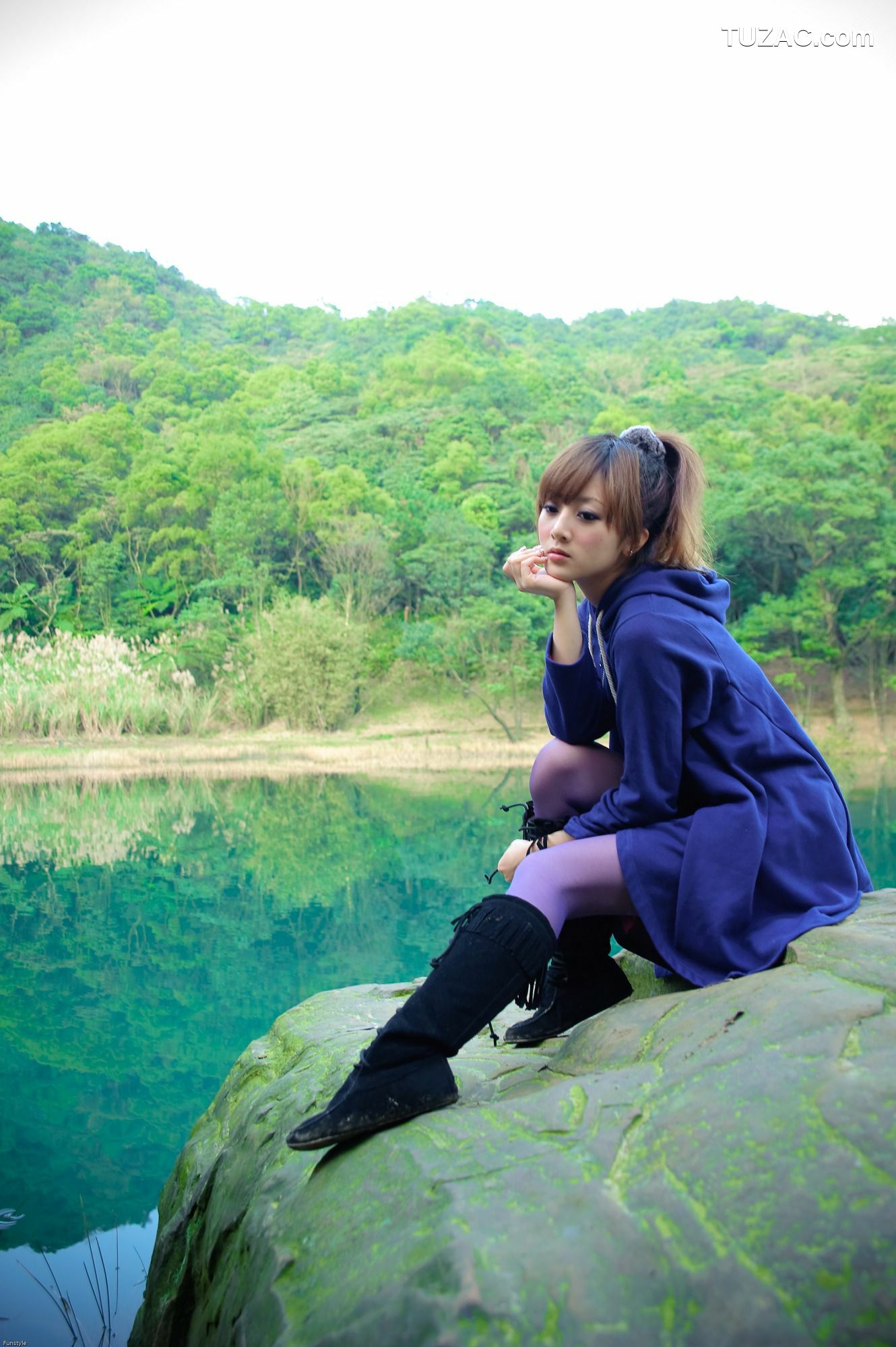 台湾正妹_台湾女神果子MM《新山夢湖外拍》写真集