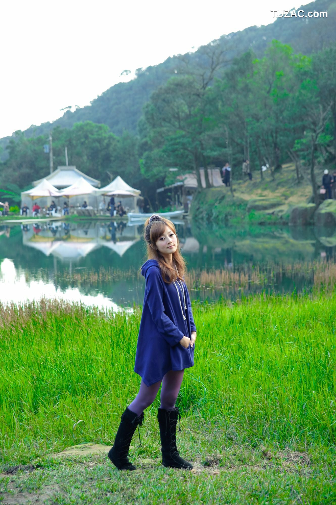 台湾正妹_台湾女神果子MM《新山夢湖外拍》写真集
