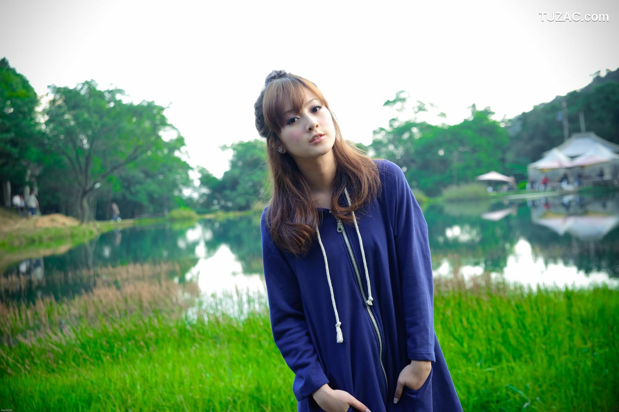台湾正妹_台湾女神果子MM《新山夢湖外拍》写真集
