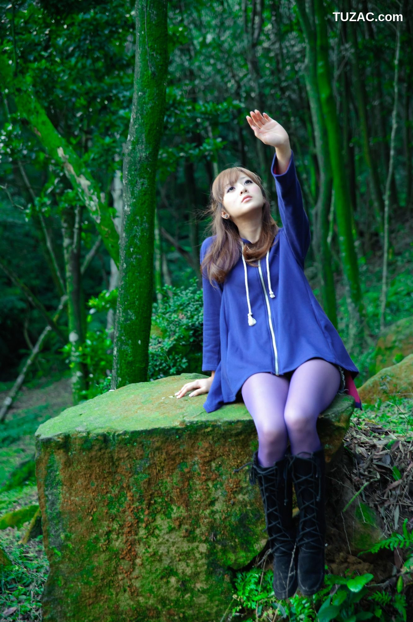 台湾正妹_台湾女神果子MM《新山夢湖外拍》写真集