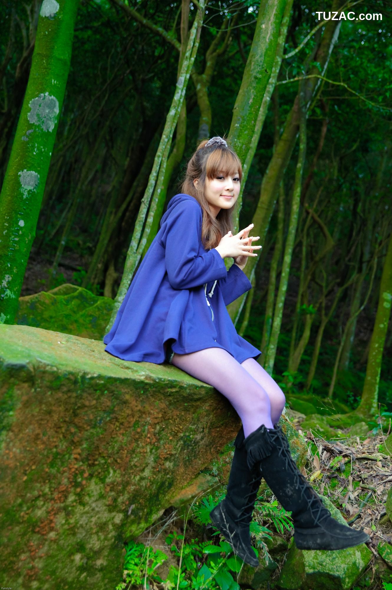 台湾正妹_台湾女神果子MM《新山夢湖外拍》写真集