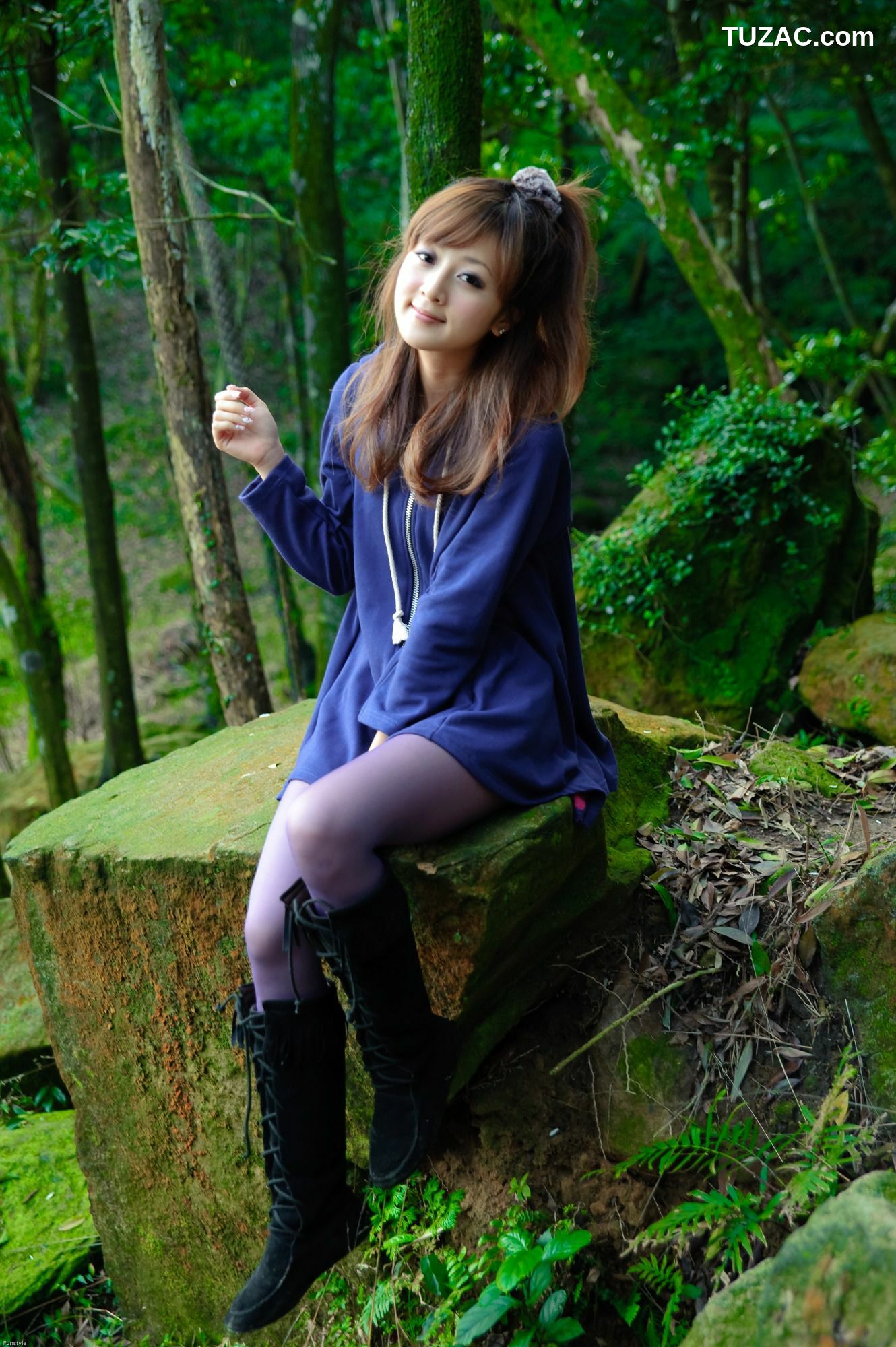 台湾正妹_台湾女神果子MM《新山夢湖外拍》写真集