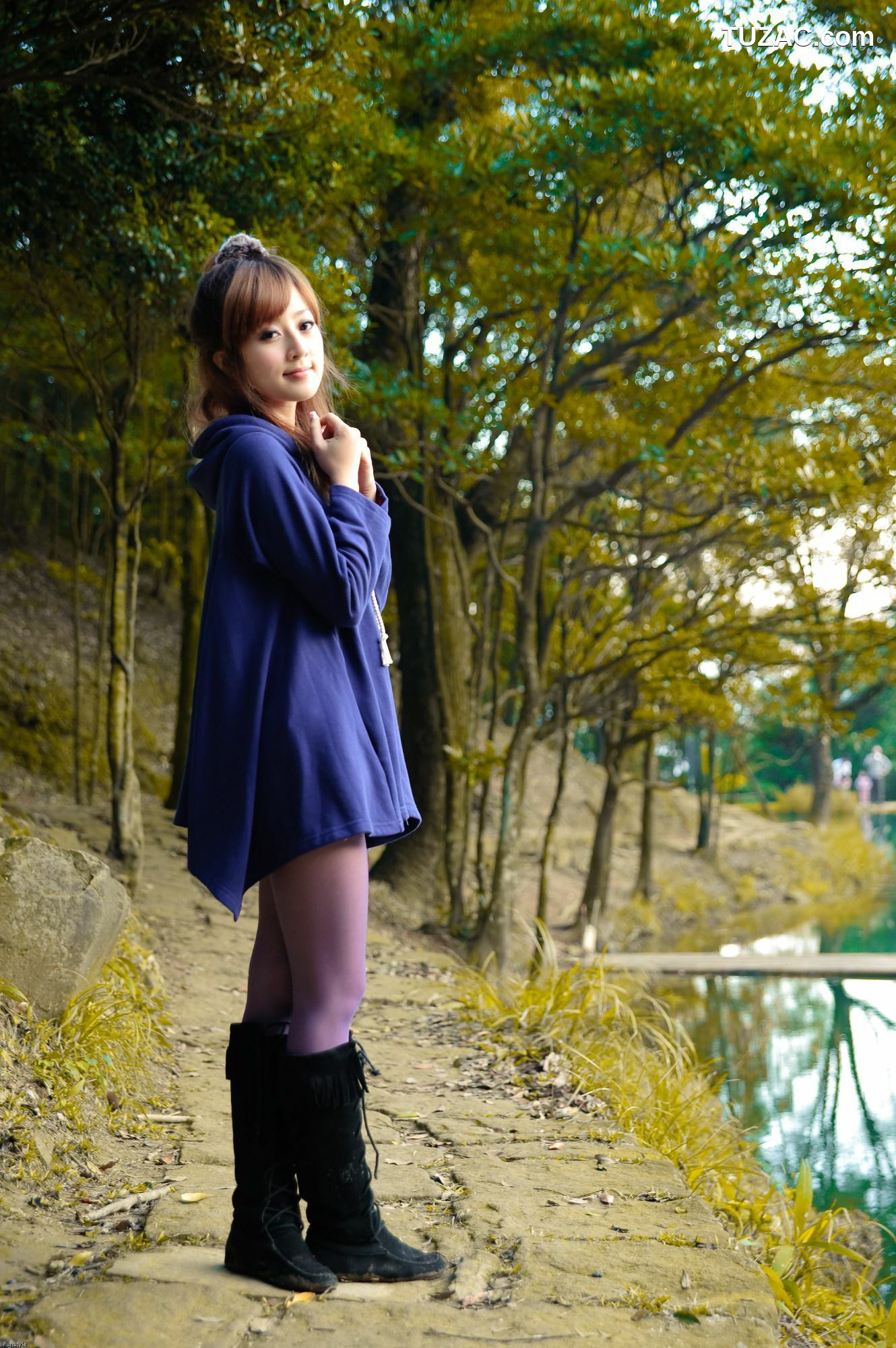 台湾正妹_台湾女神果子MM《新山夢湖外拍》写真集
