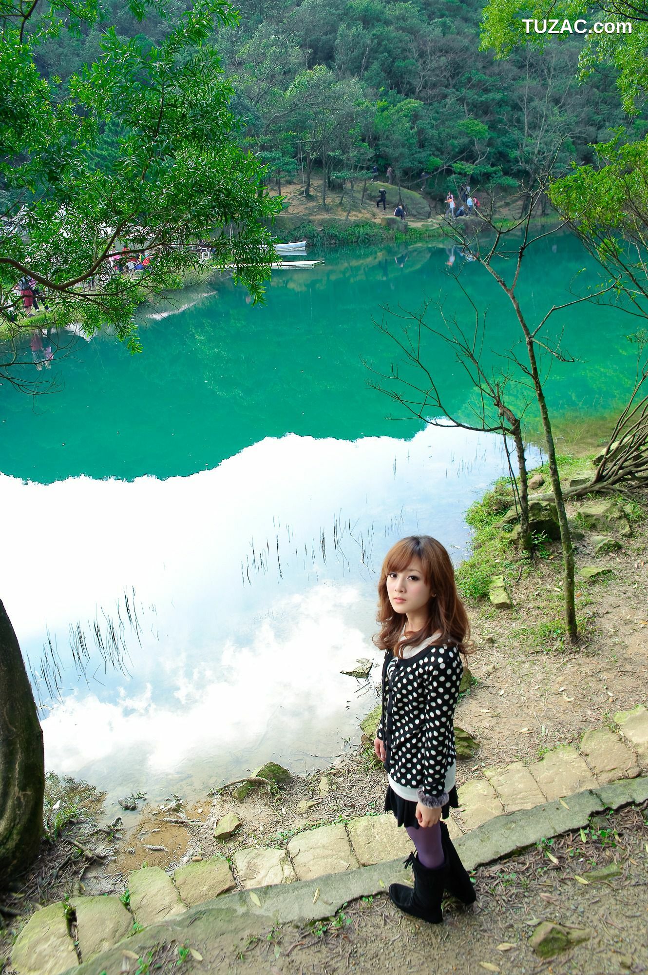 台湾正妹_台湾女神果子MM《新山夢湖外拍》写真集