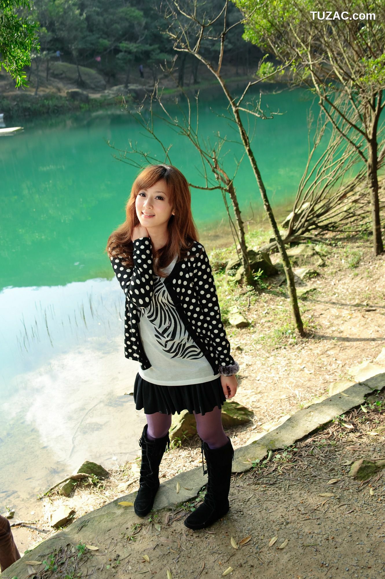 台湾正妹_台湾女神果子MM《新山夢湖外拍》写真集
