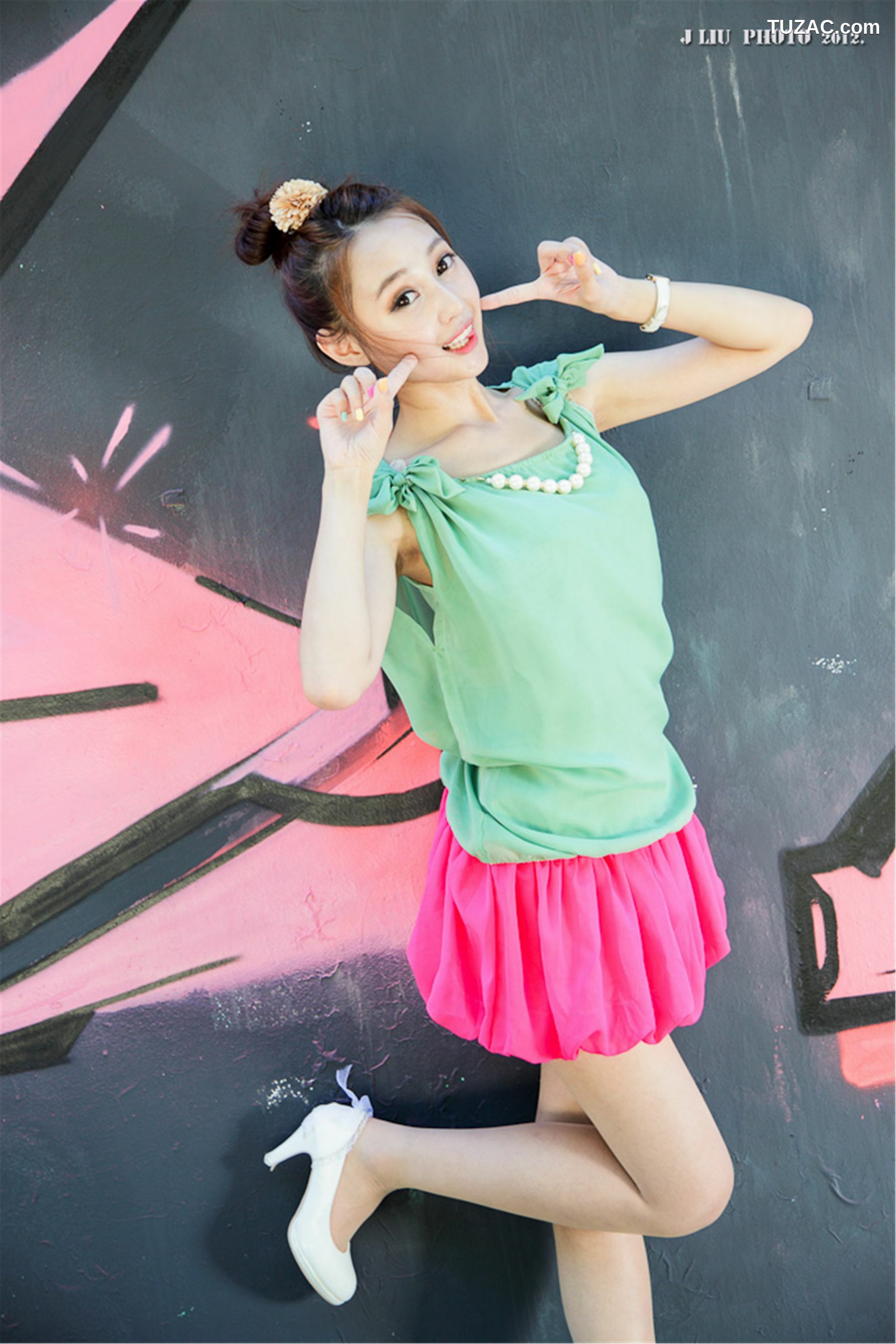 台湾正妹_台湾妹子Barbie《西門街拍》写真集