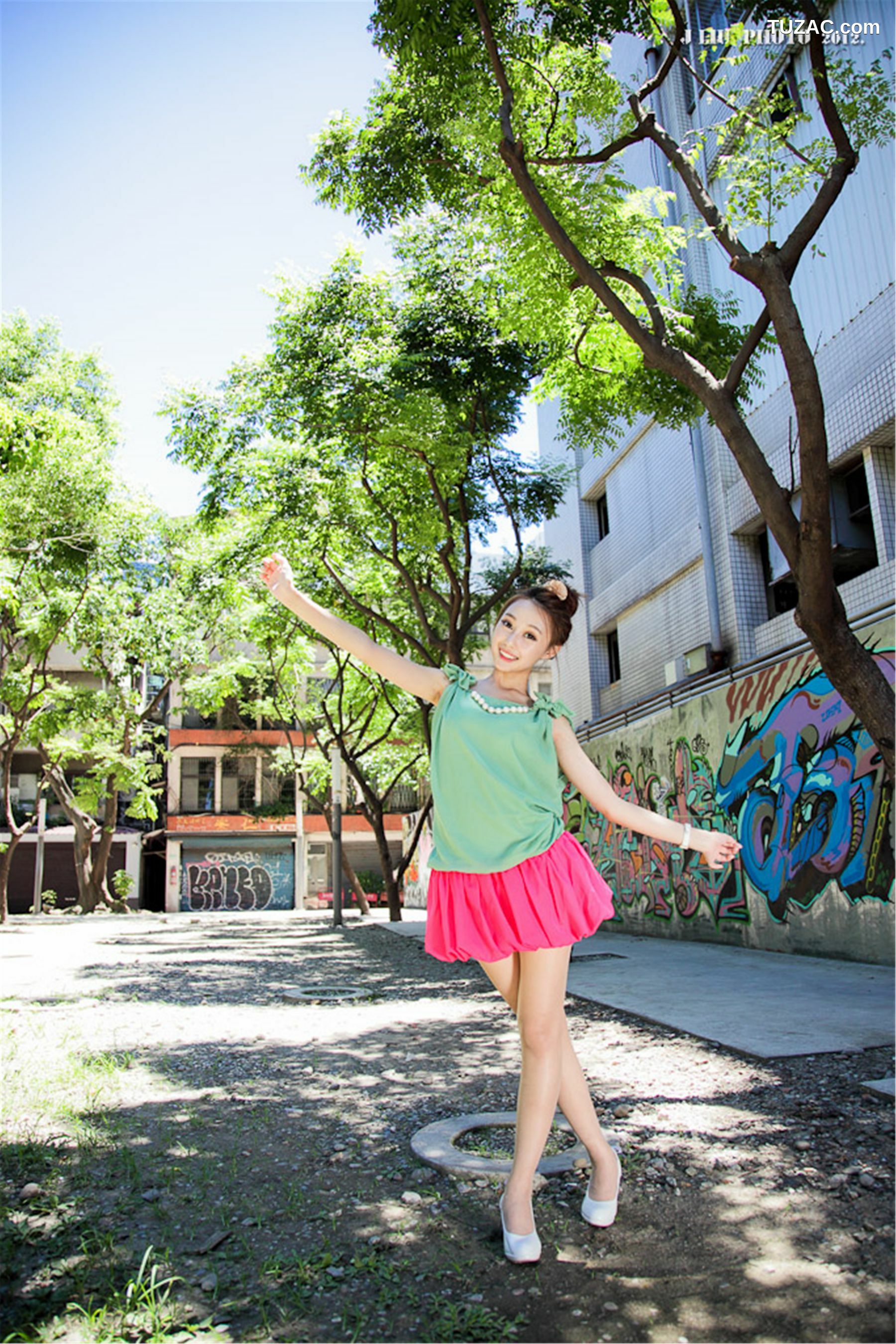 台湾正妹_台湾妹子Barbie《西門街拍》写真集