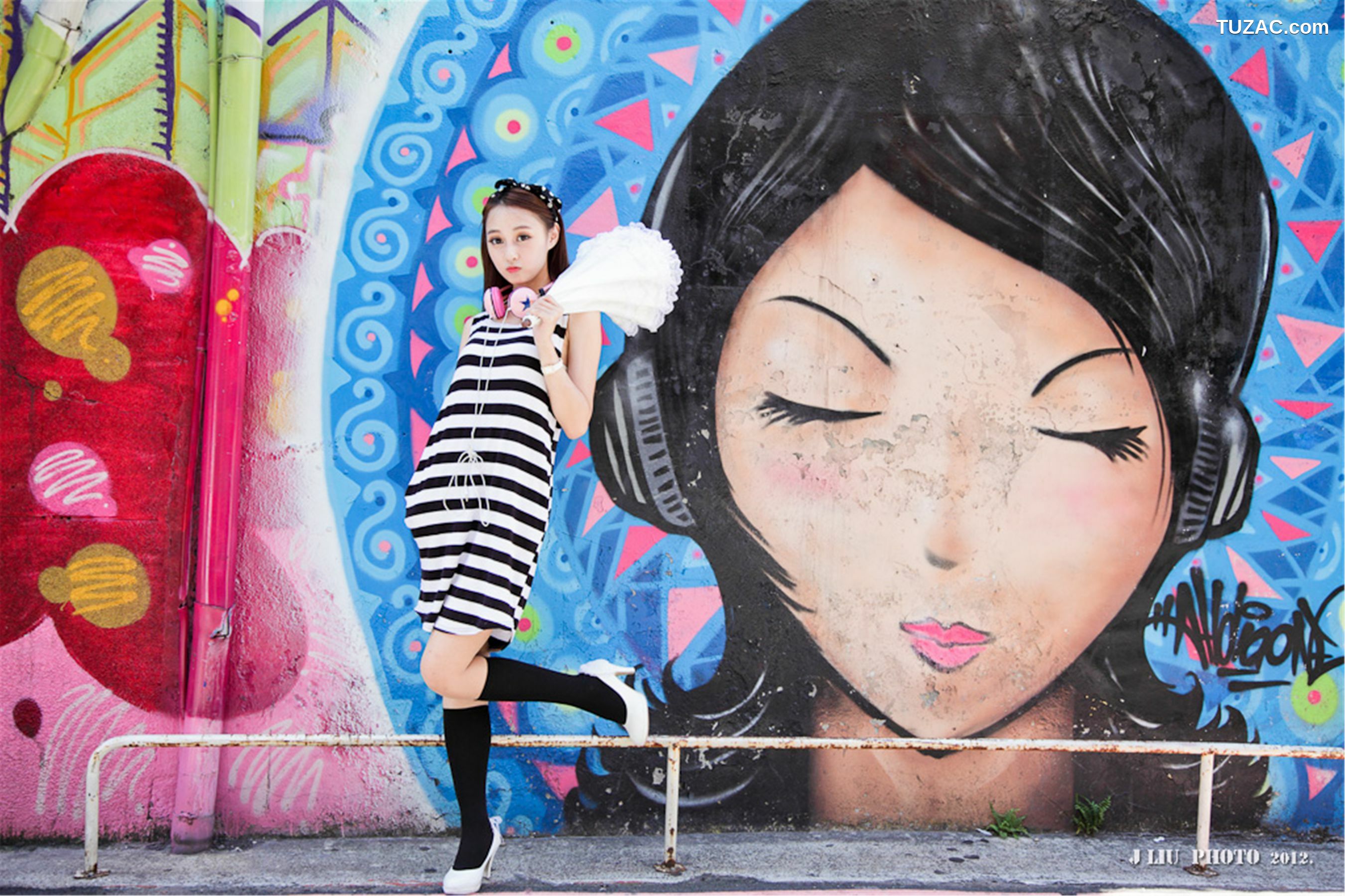 台湾正妹_台湾妹子Barbie《西門街拍》写真集