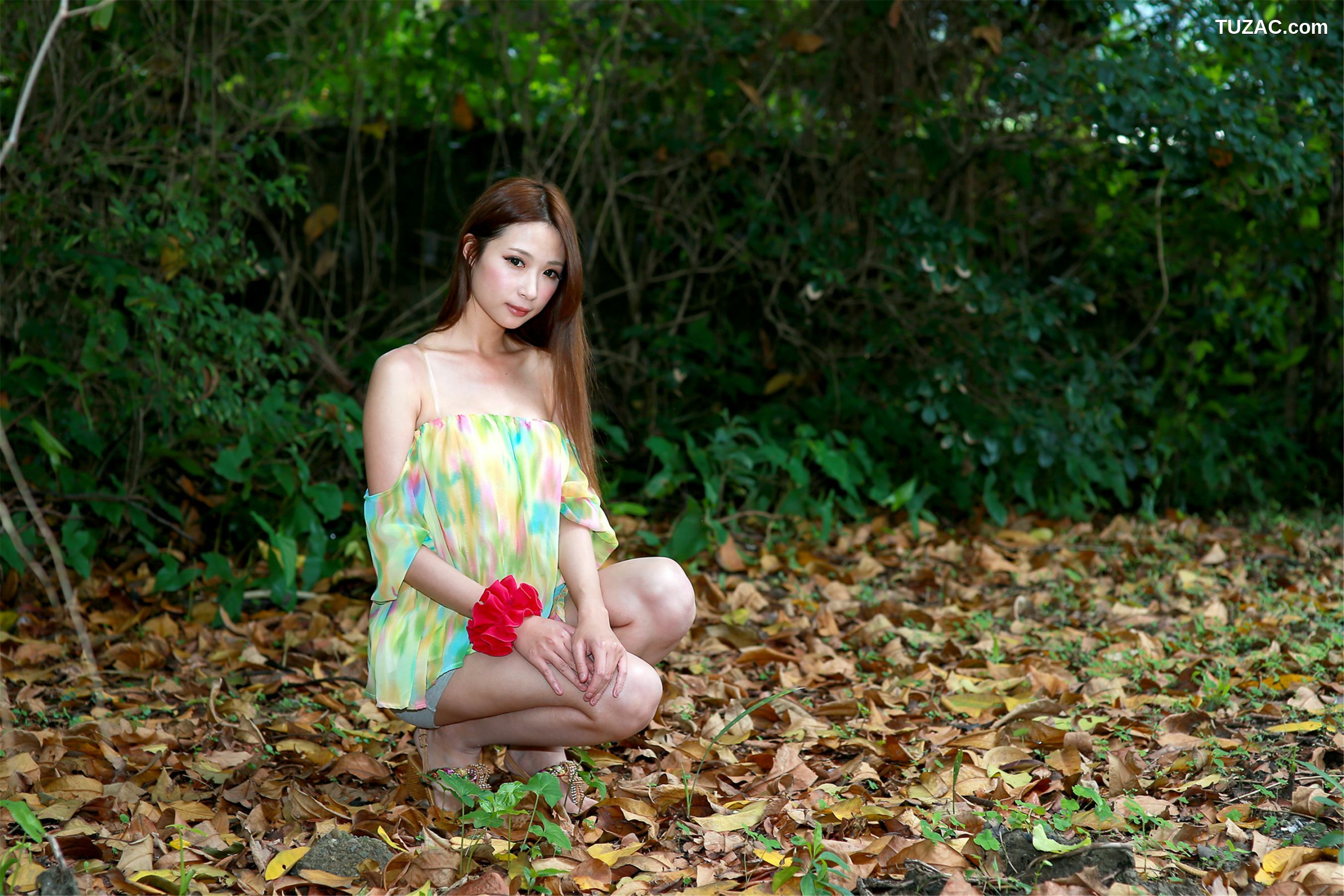 台湾正妹_台湾妹子林小芭《春游踏青外拍》写真集