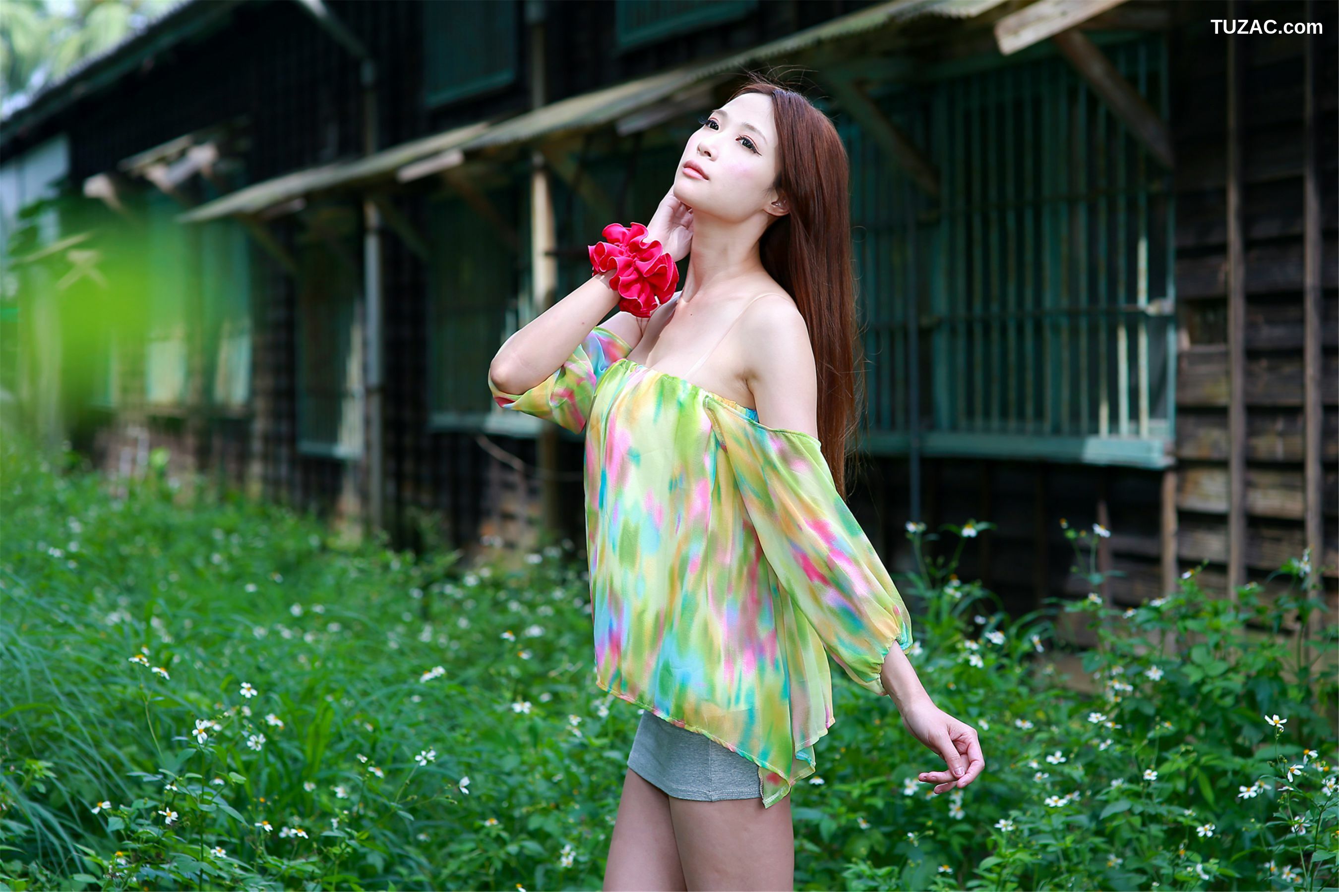 台湾正妹_台湾妹子林小芭《春游踏青外拍》写真集