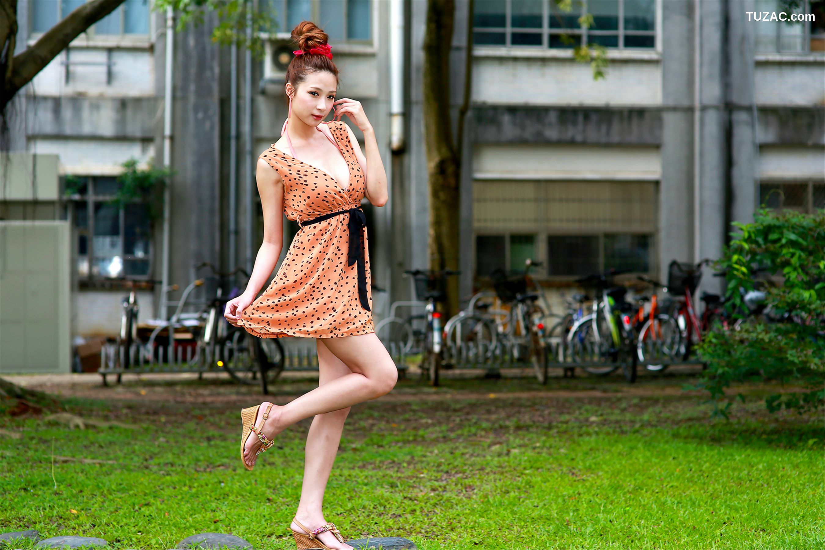 台湾正妹_台湾妹子林小芭《春游踏青外拍》写真集