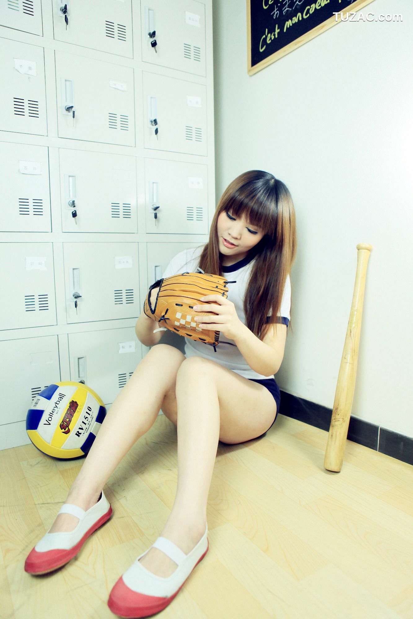 台湾正妹_台湾嫩模Iris艾绮恩《各类写真图片》大合集