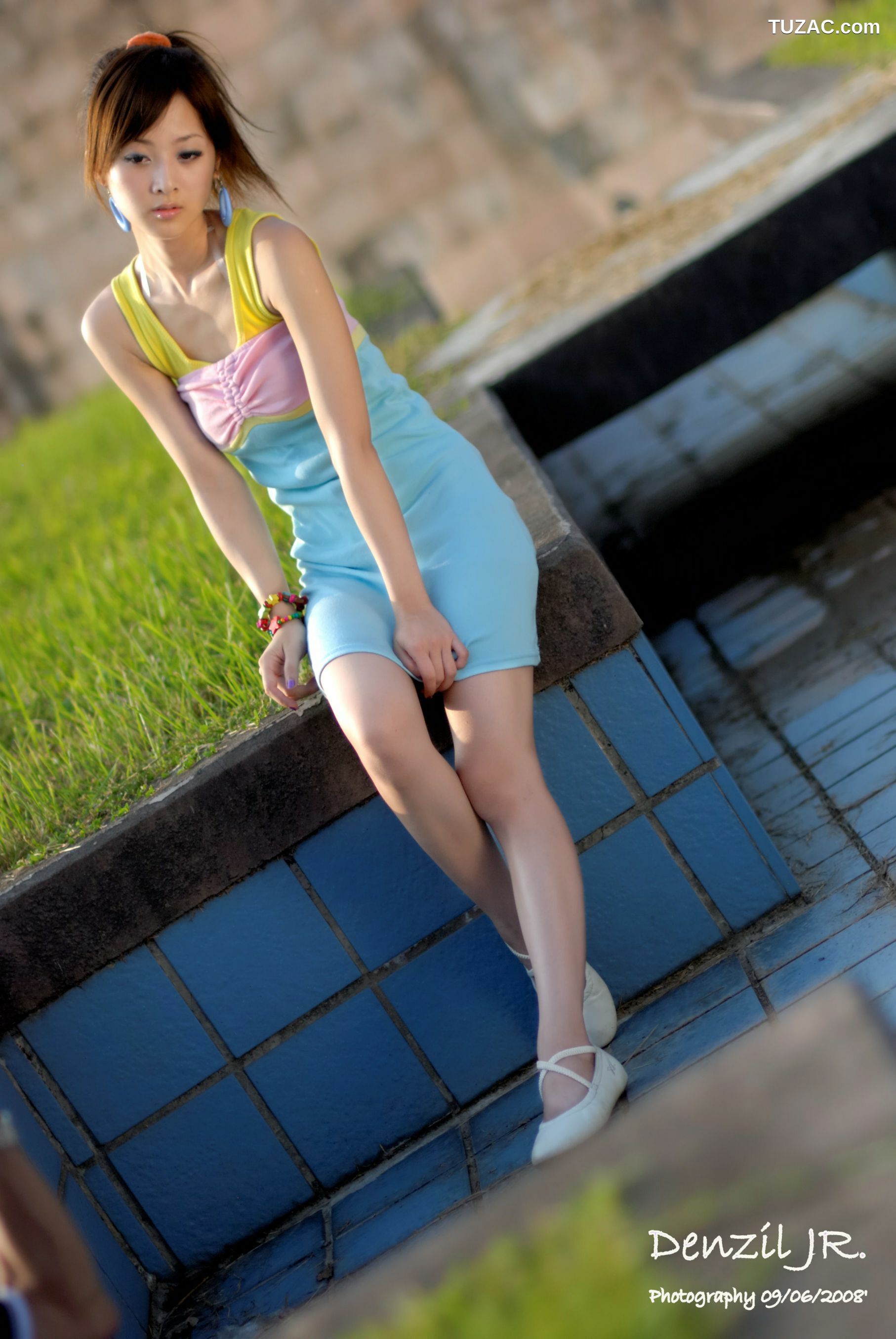 台湾正妹_台湾果子MM《Lovely 果子 Fruit with Barbie Attire》吊带连衣裙系列 写真集