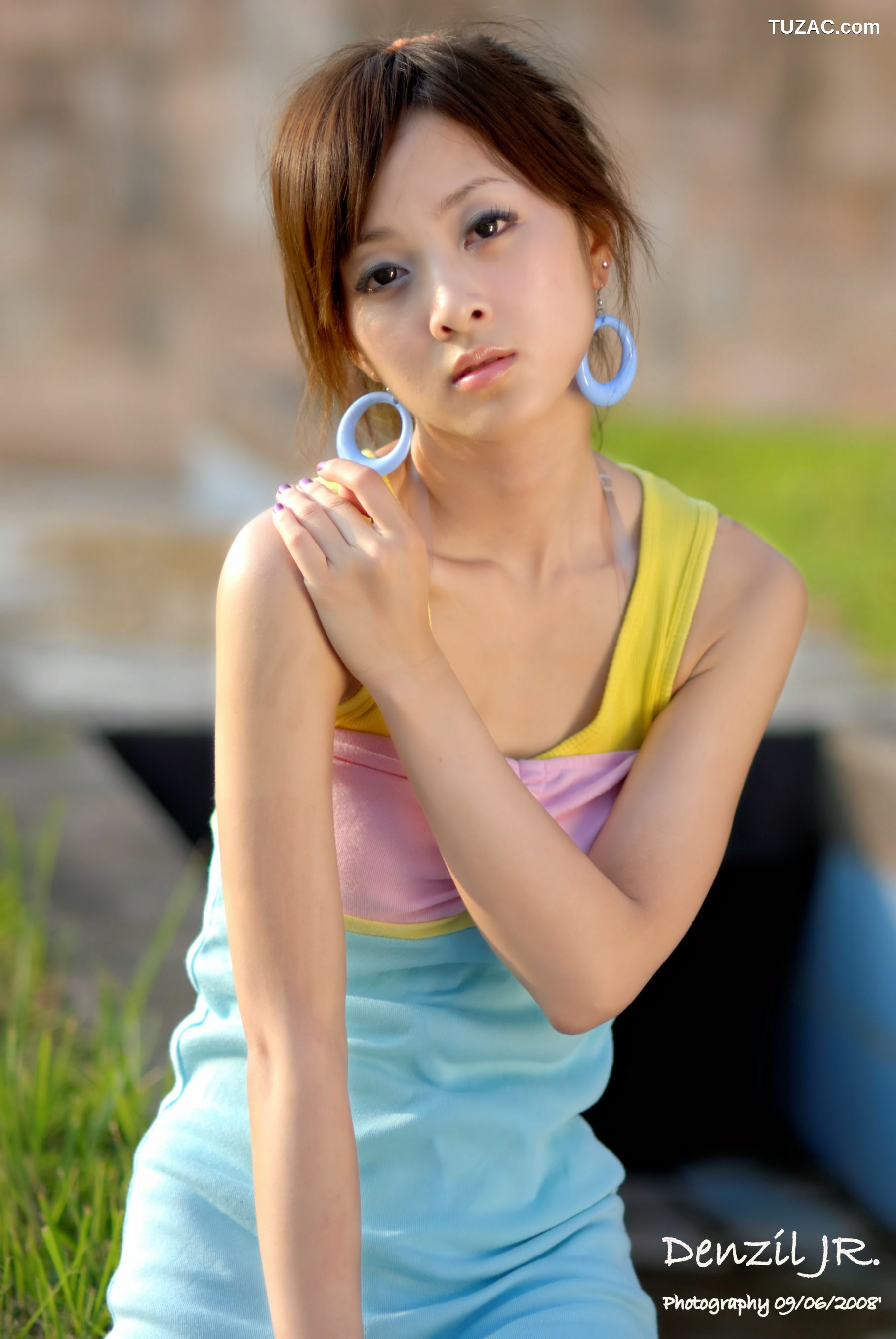 台湾正妹_台湾果子MM《Lovely 果子 Fruit with Barbie Attire》吊带连衣裙系列 写真集