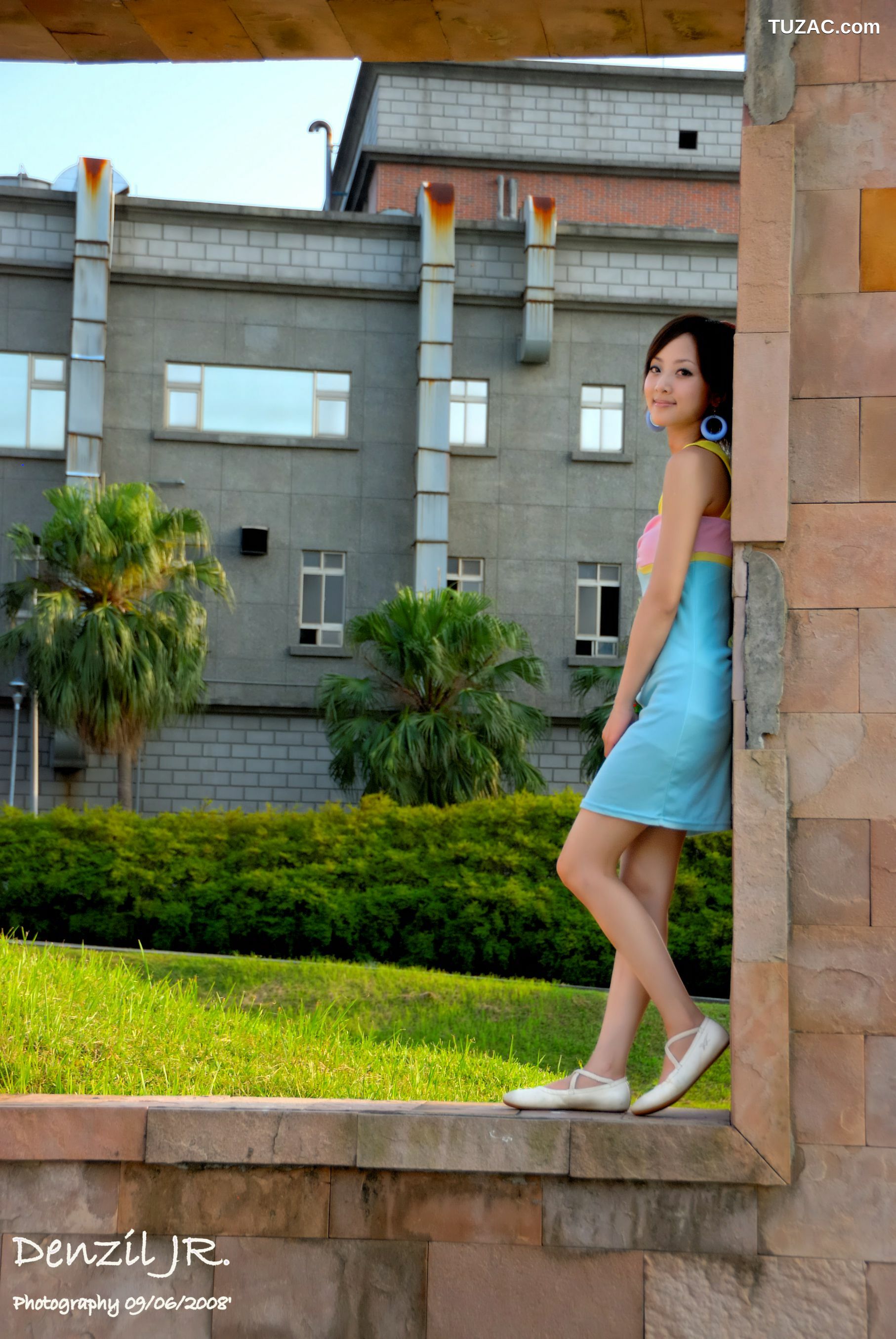 台湾正妹_台湾果子MM《Lovely 果子 Fruit with Barbie Attire》吊带连衣裙系列 写真集