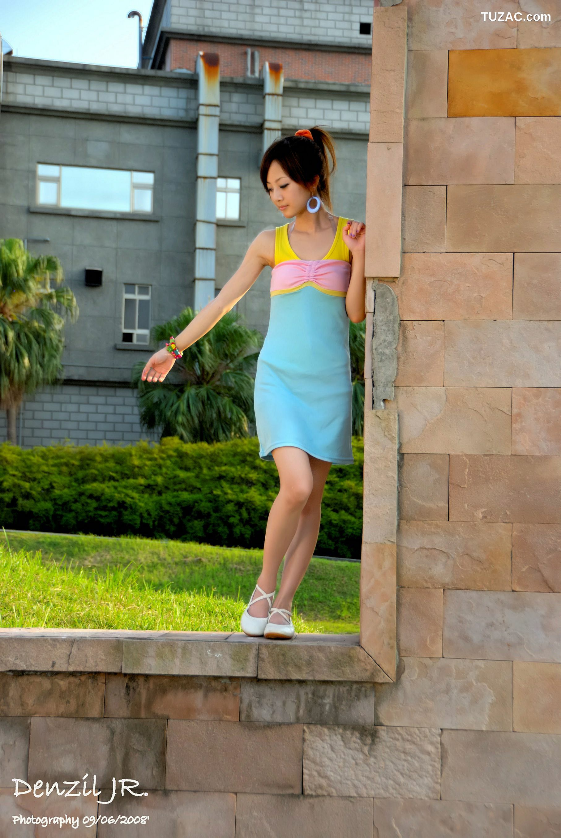 台湾正妹_台湾果子MM《Lovely 果子 Fruit with Barbie Attire》吊带连衣裙系列 写真集