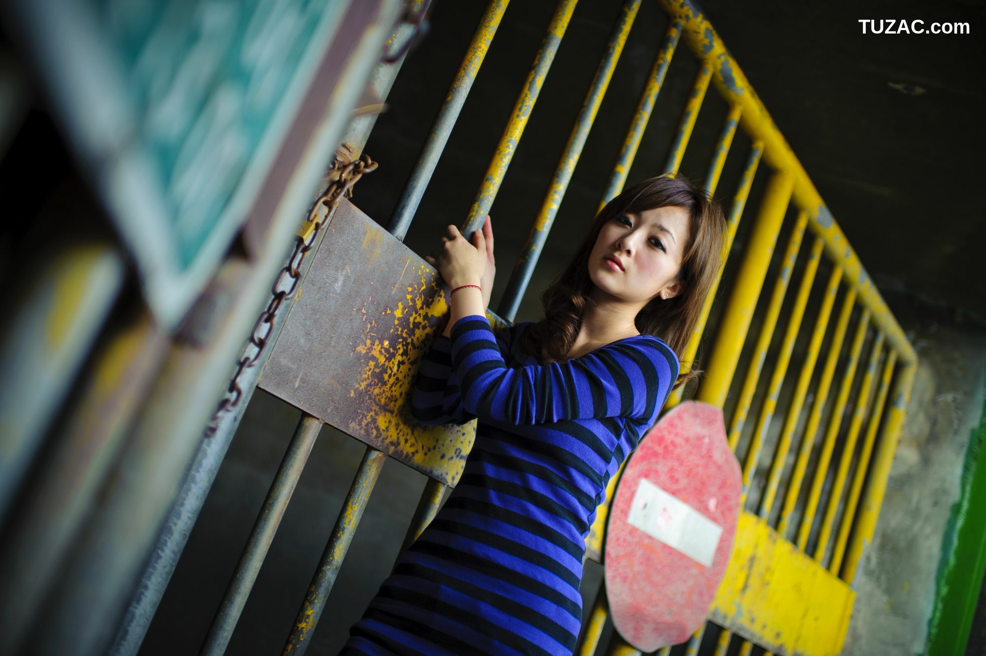 台湾正妹_台湾果子MM《萬華果菜市場街拍》写真集