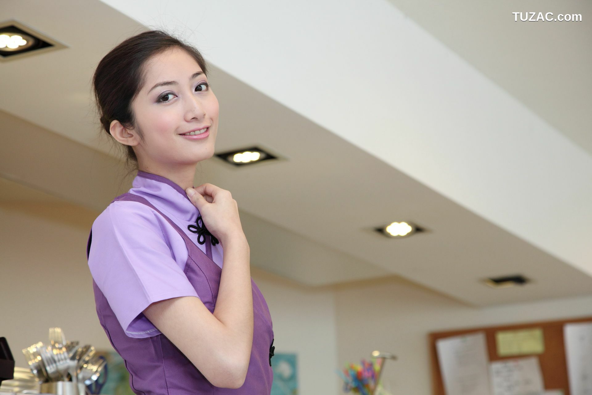 台湾正妹_台湾模特Emily《酒店室拍》写真集