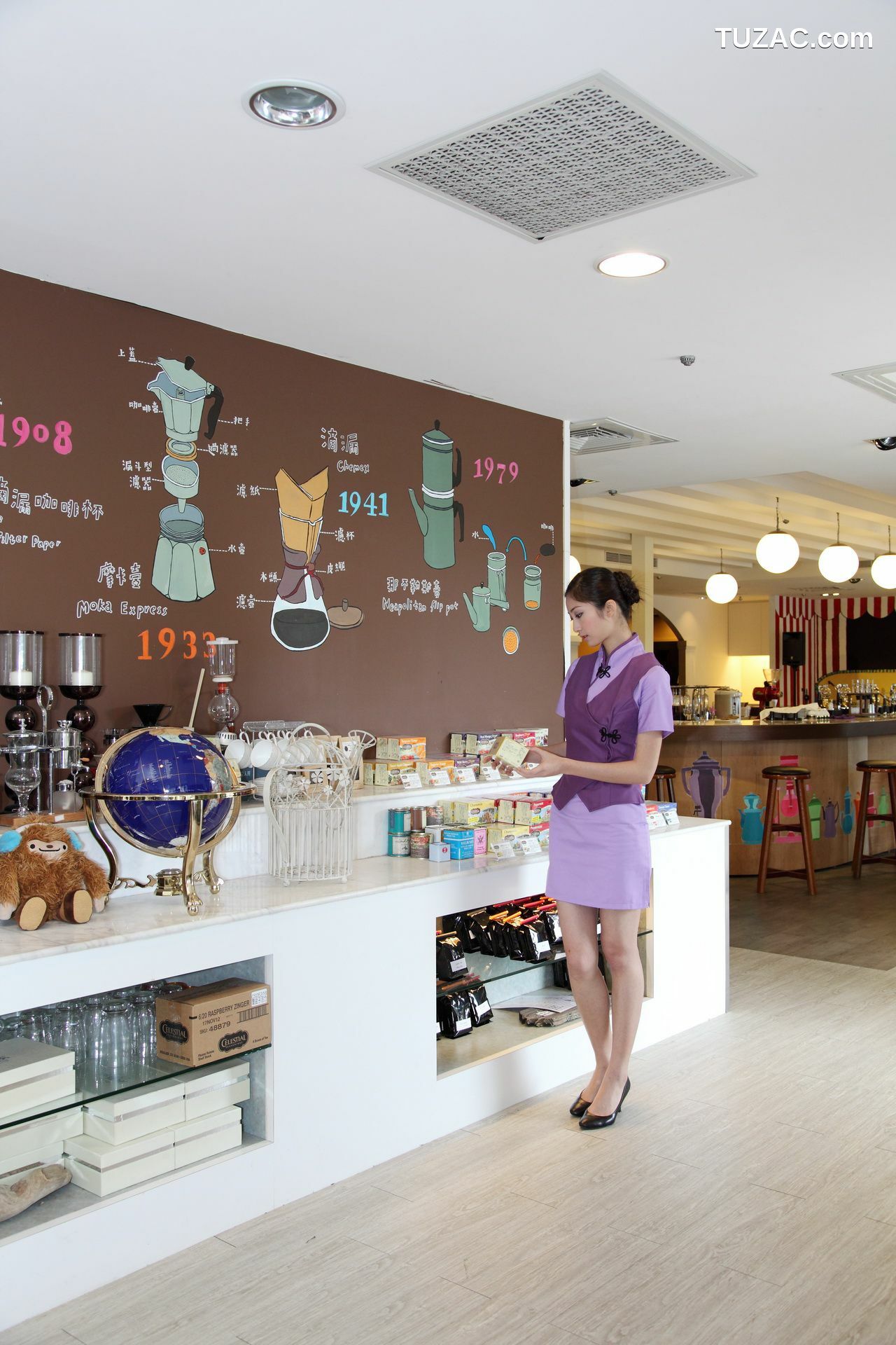 台湾正妹_台湾模特Emily《酒店室拍》写真集