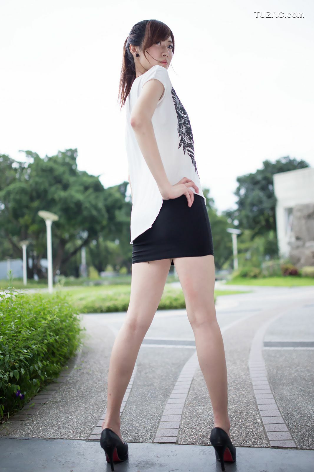 台湾正妹_台湾模特Queena/林茉晶《公园外拍》写真集