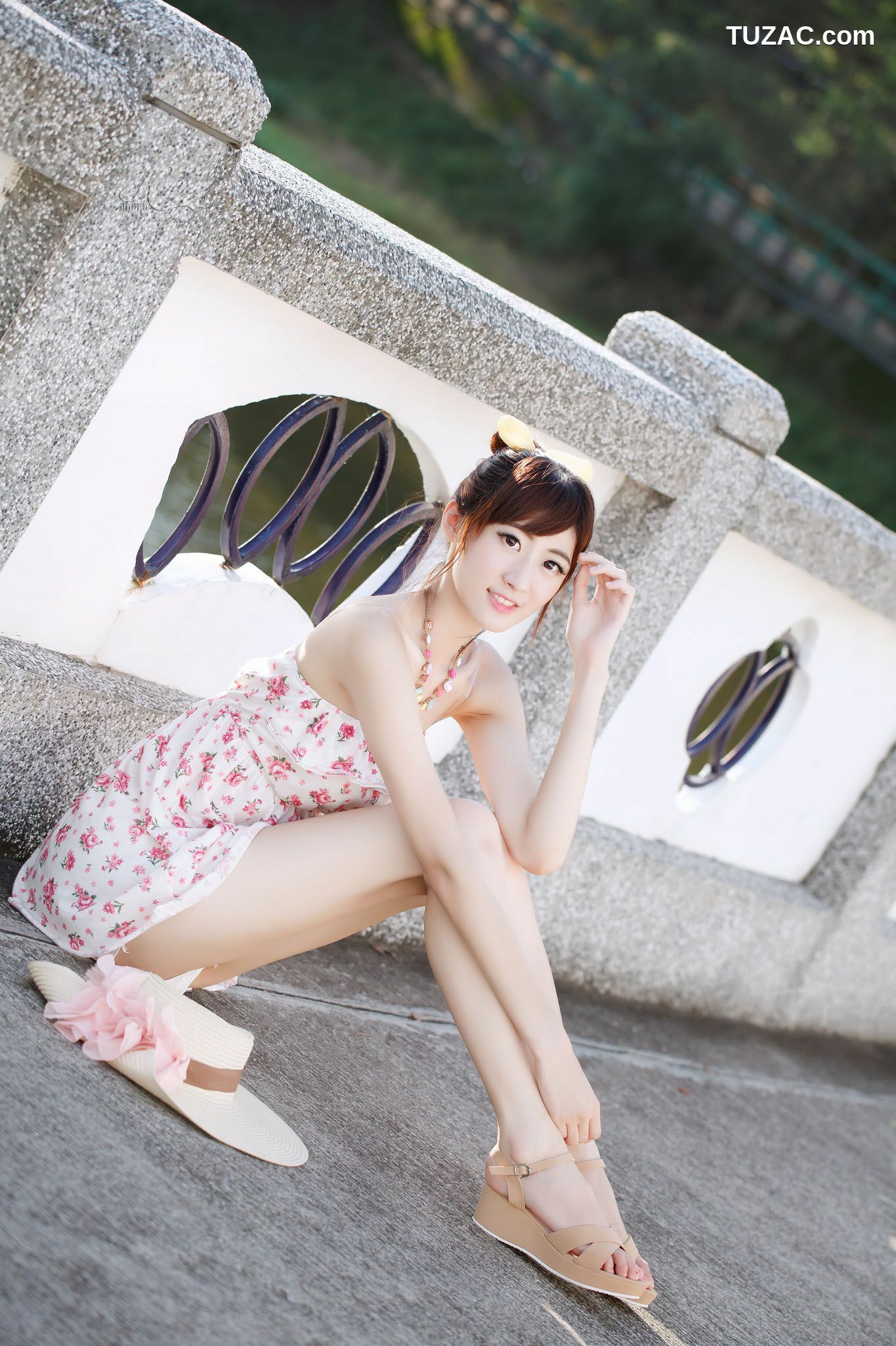 台湾正妹_台湾模特Queena/林茉晶《公园外拍》写真集