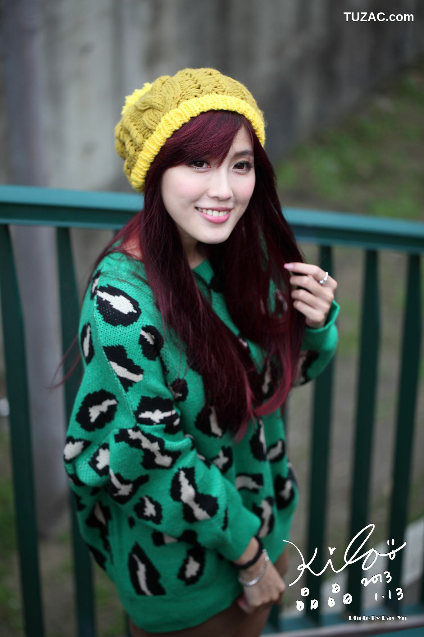 台湾正妹_台湾模特廖挺伶/Kila晶晶《绿色长衣+长靴》街拍写真集