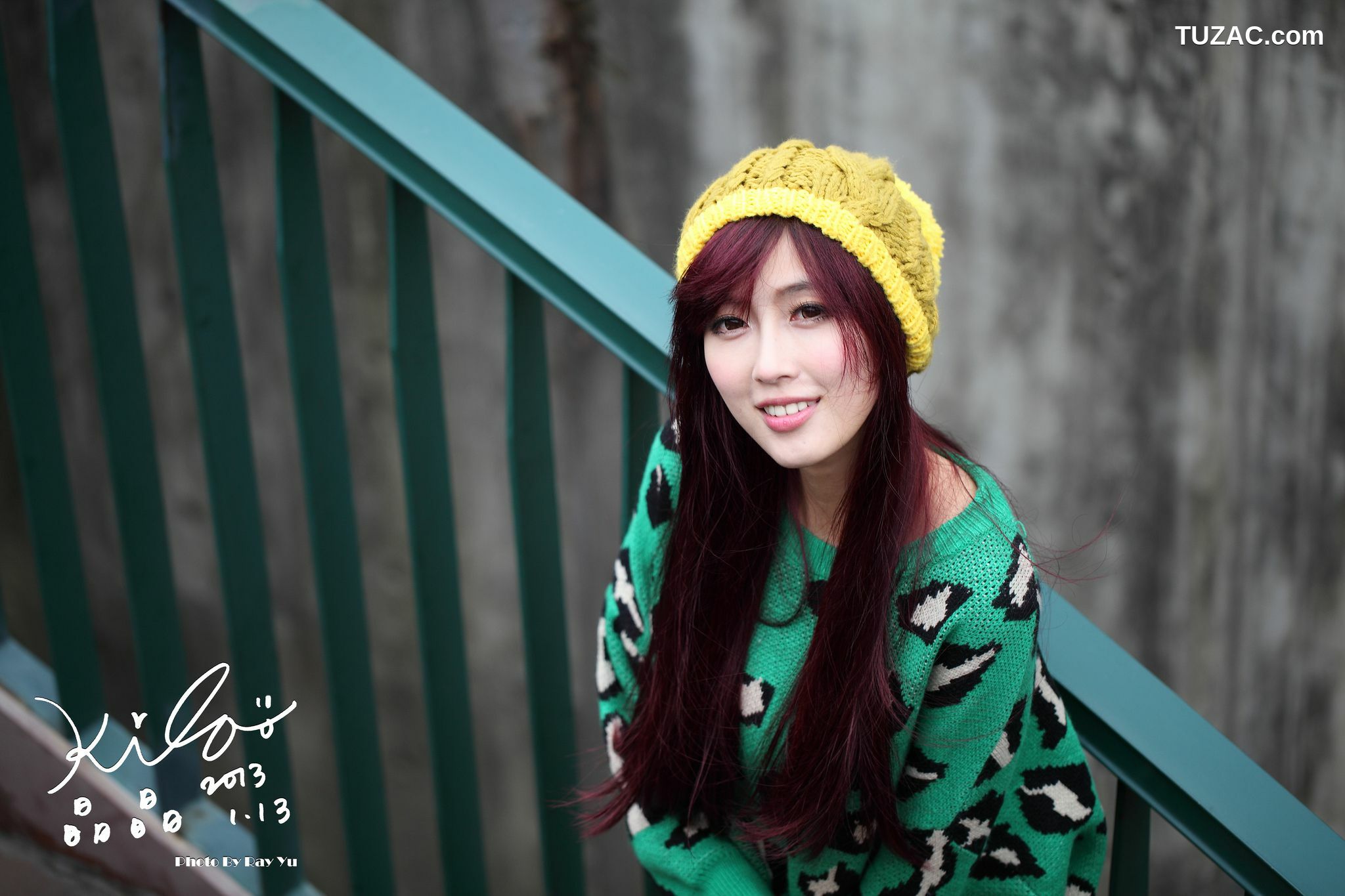 台湾正妹_台湾模特廖挺伶/Kila晶晶《绿色长衣+长靴》街拍写真集