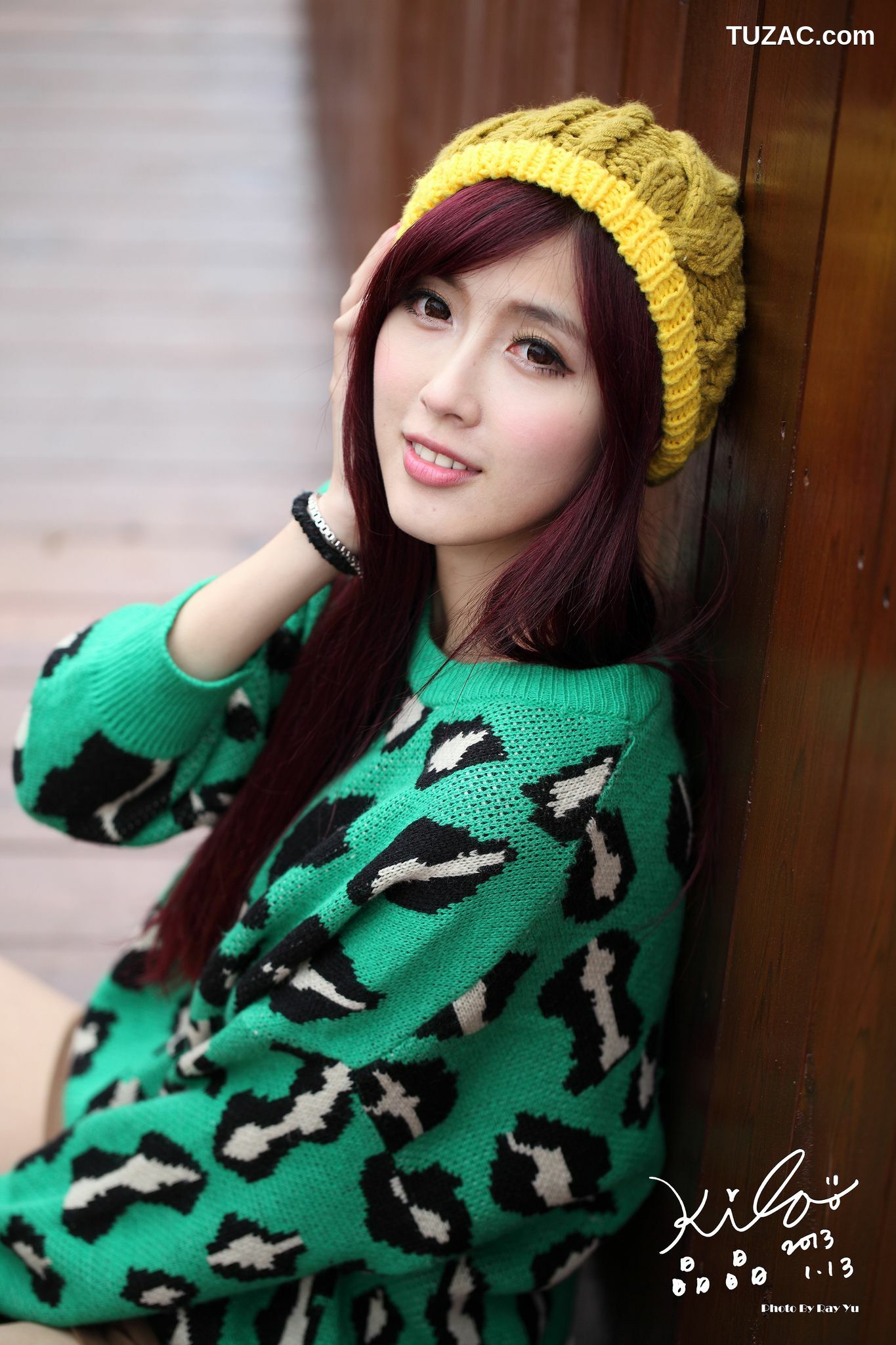 台湾正妹_台湾模特廖挺伶/Kila晶晶《绿色长衣+长靴》街拍写真集