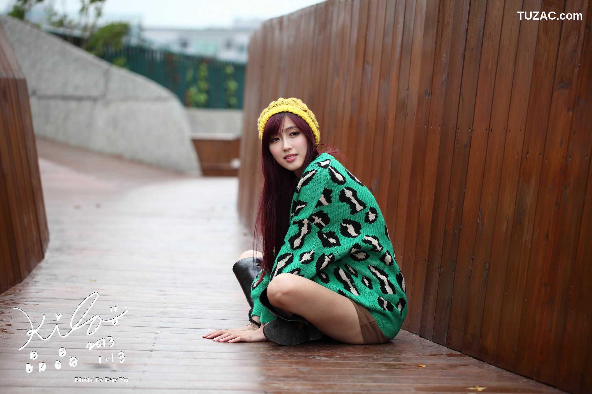 台湾正妹_台湾模特廖挺伶/Kila晶晶《绿色长衣+长靴》街拍写真集