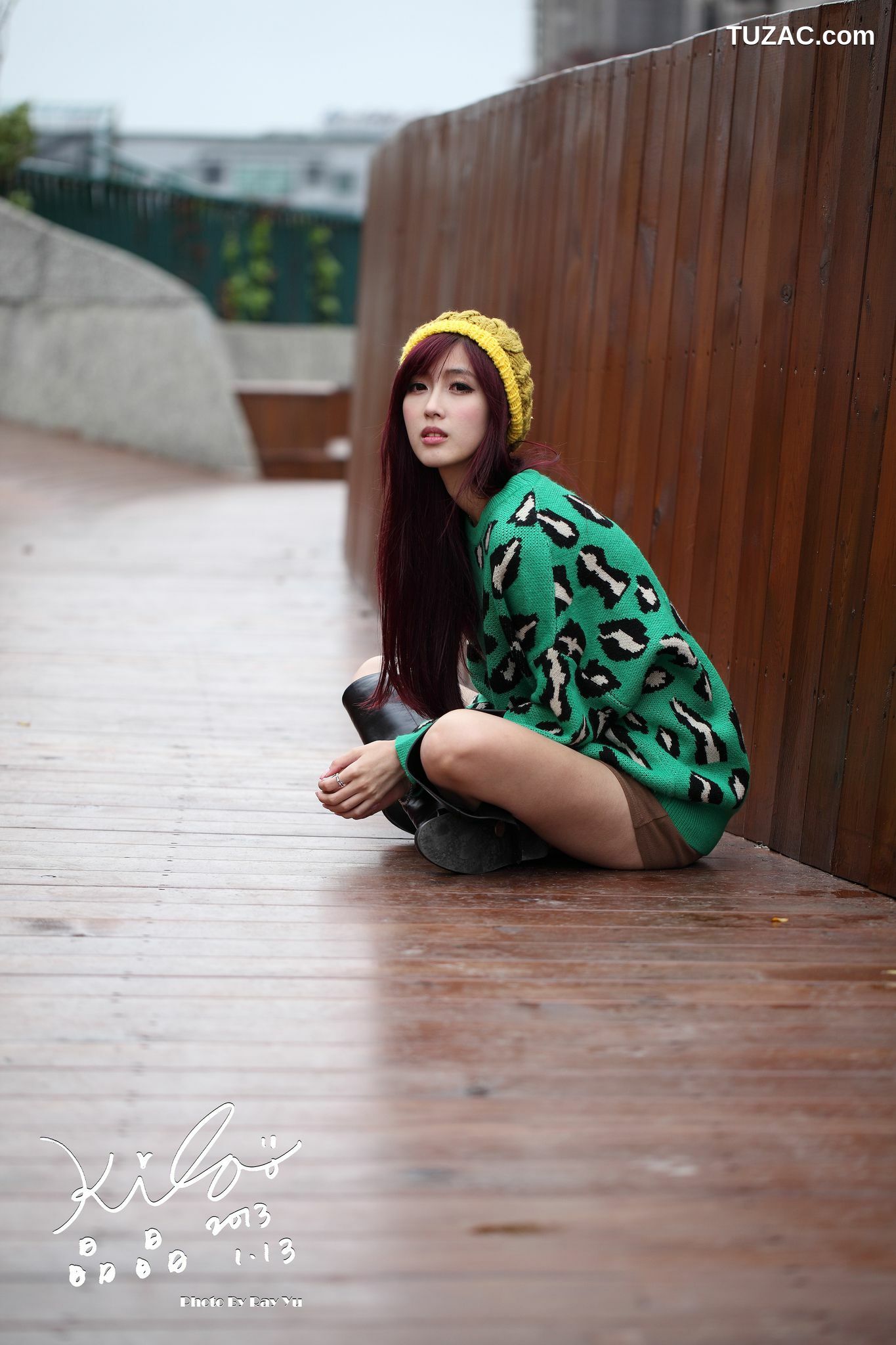 台湾正妹_台湾模特廖挺伶/Kila晶晶《绿色长衣+长靴》街拍写真集