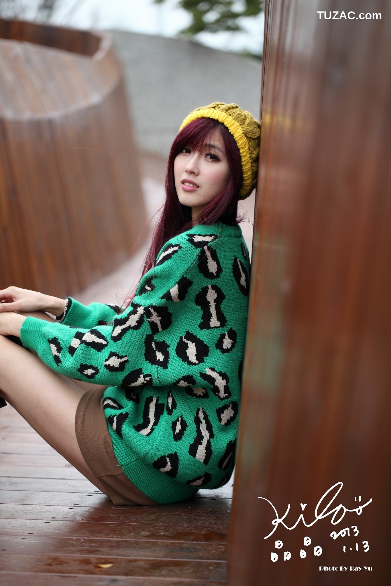 台湾正妹_台湾模特廖挺伶/Kila晶晶《绿色长衣+长靴》街拍写真集