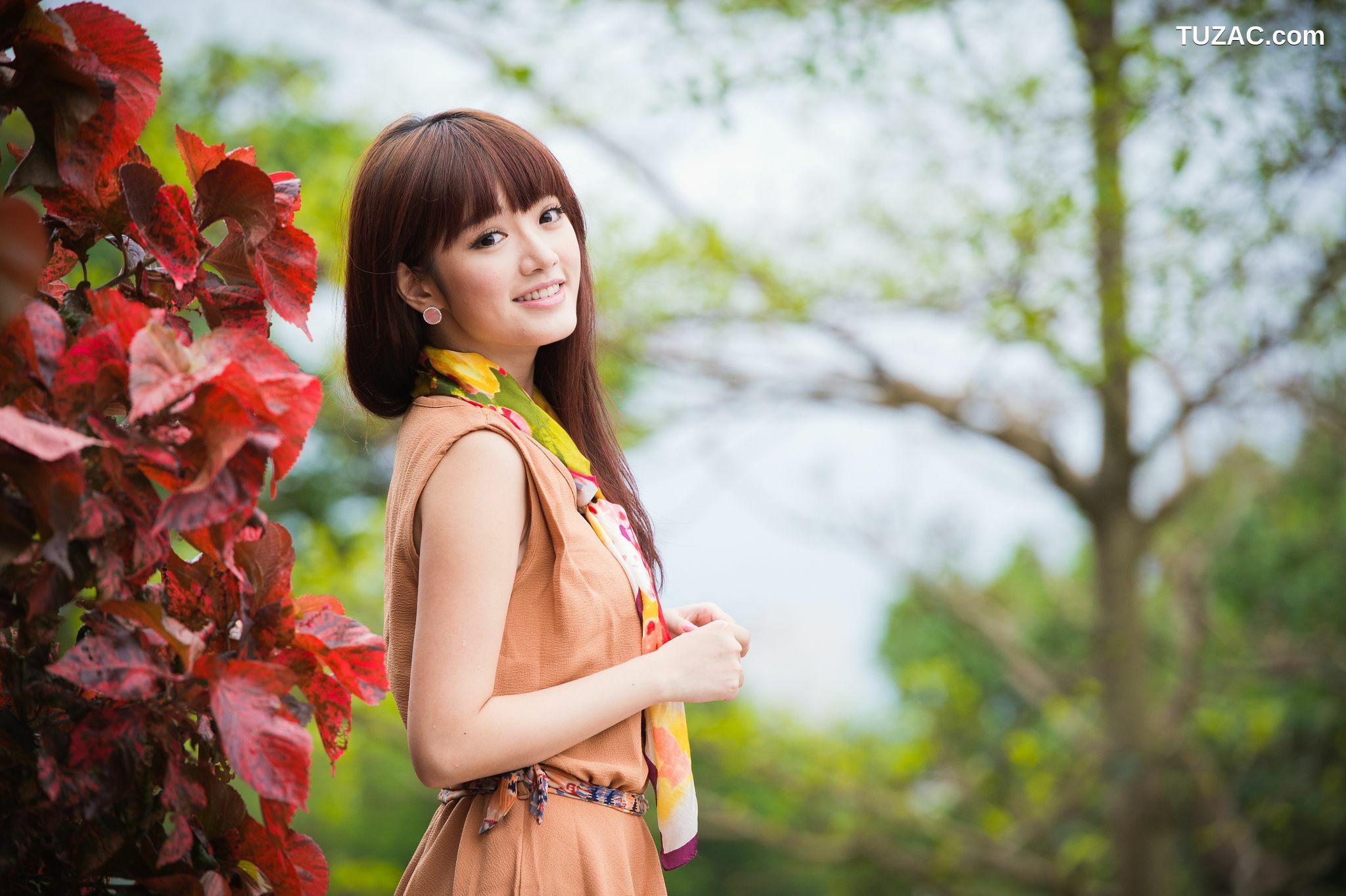 台湾正妹_台湾模特林岗怡Didy《小清新3组连衣裙》写真合集