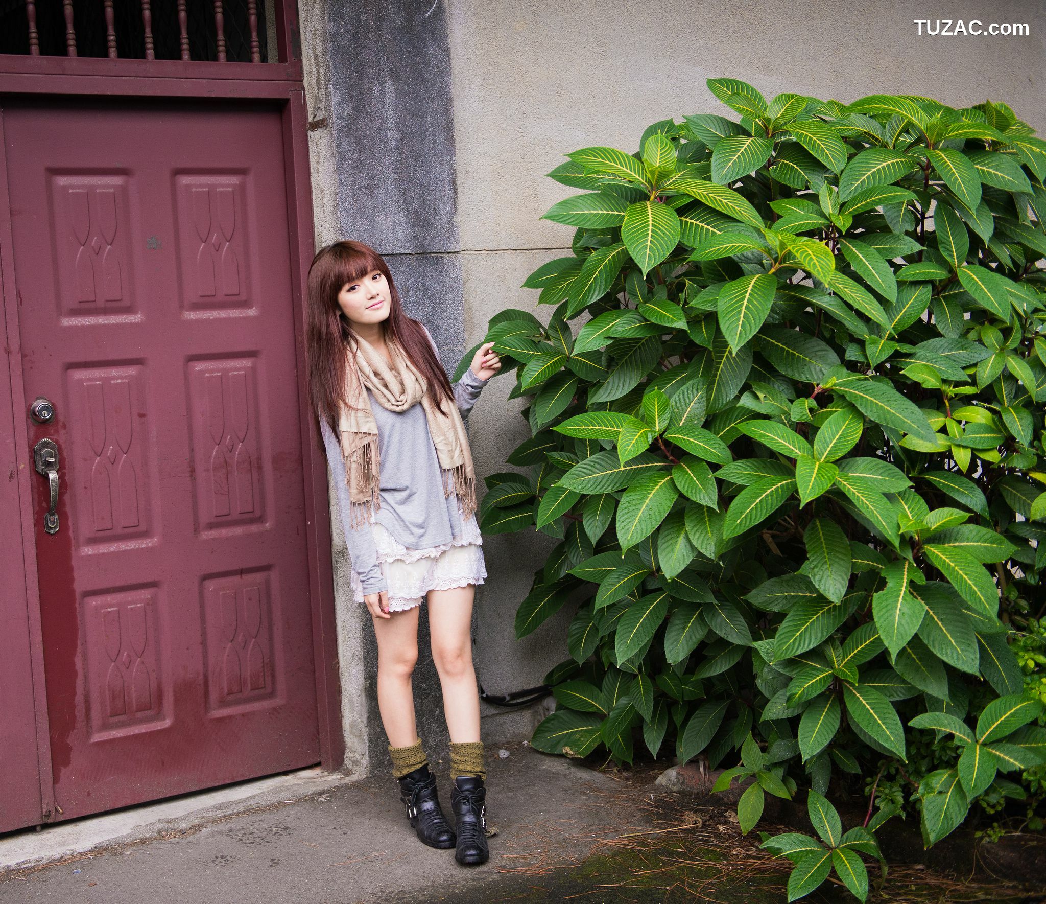 台湾正妹_台湾模特林岗怡Didy《小清新3组连衣裙》写真合集