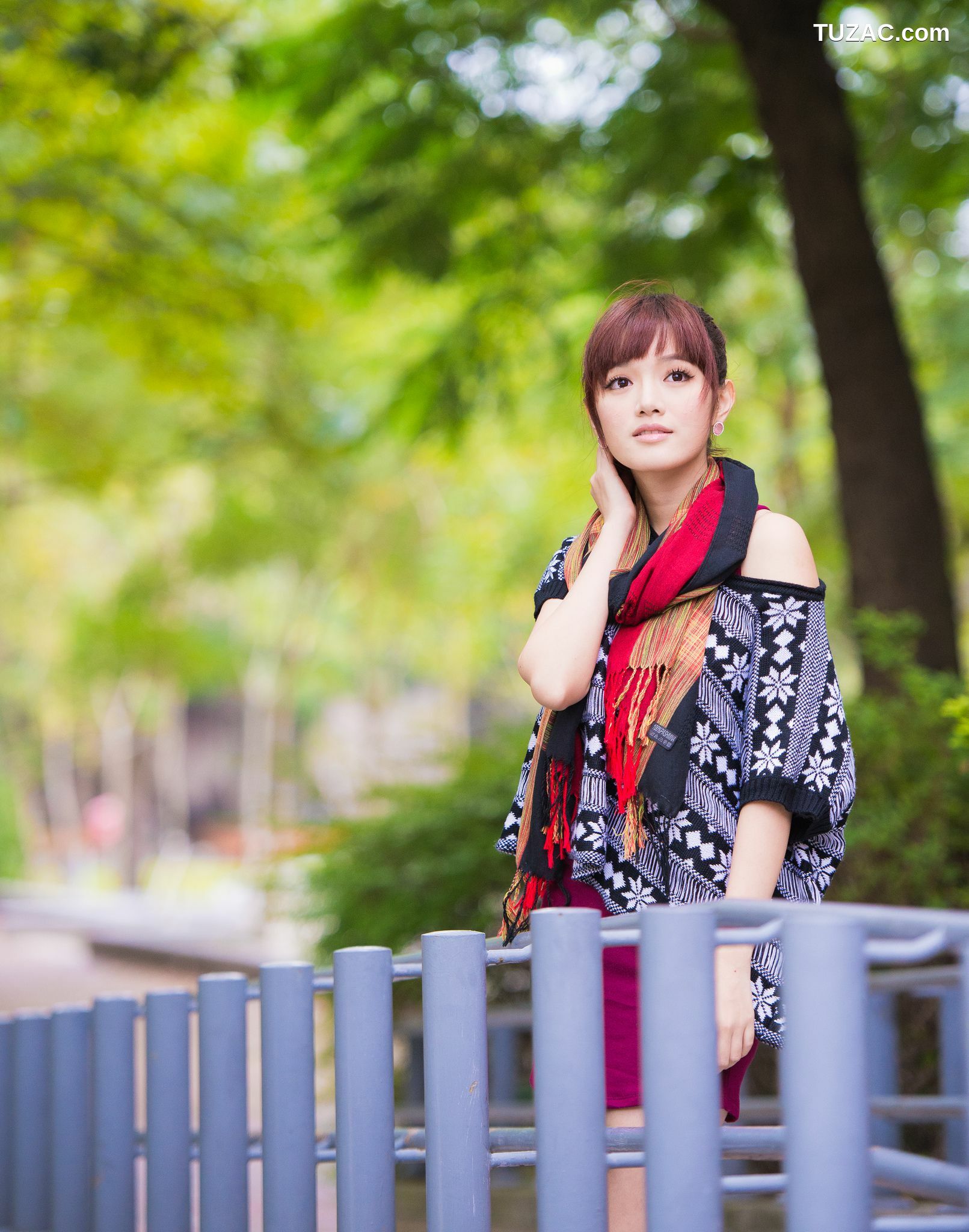 台湾正妹_台湾模特林岗怡Didy《小清新3组连衣裙》写真合集