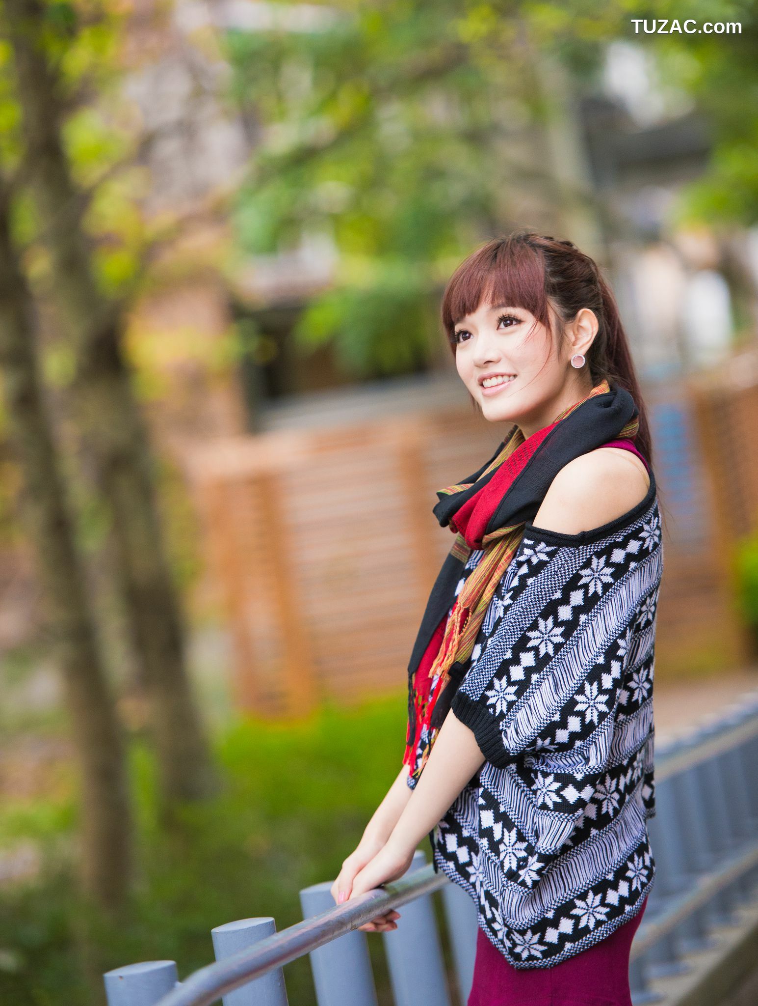 台湾正妹_台湾模特林岗怡Didy《小清新3组连衣裙》写真合集