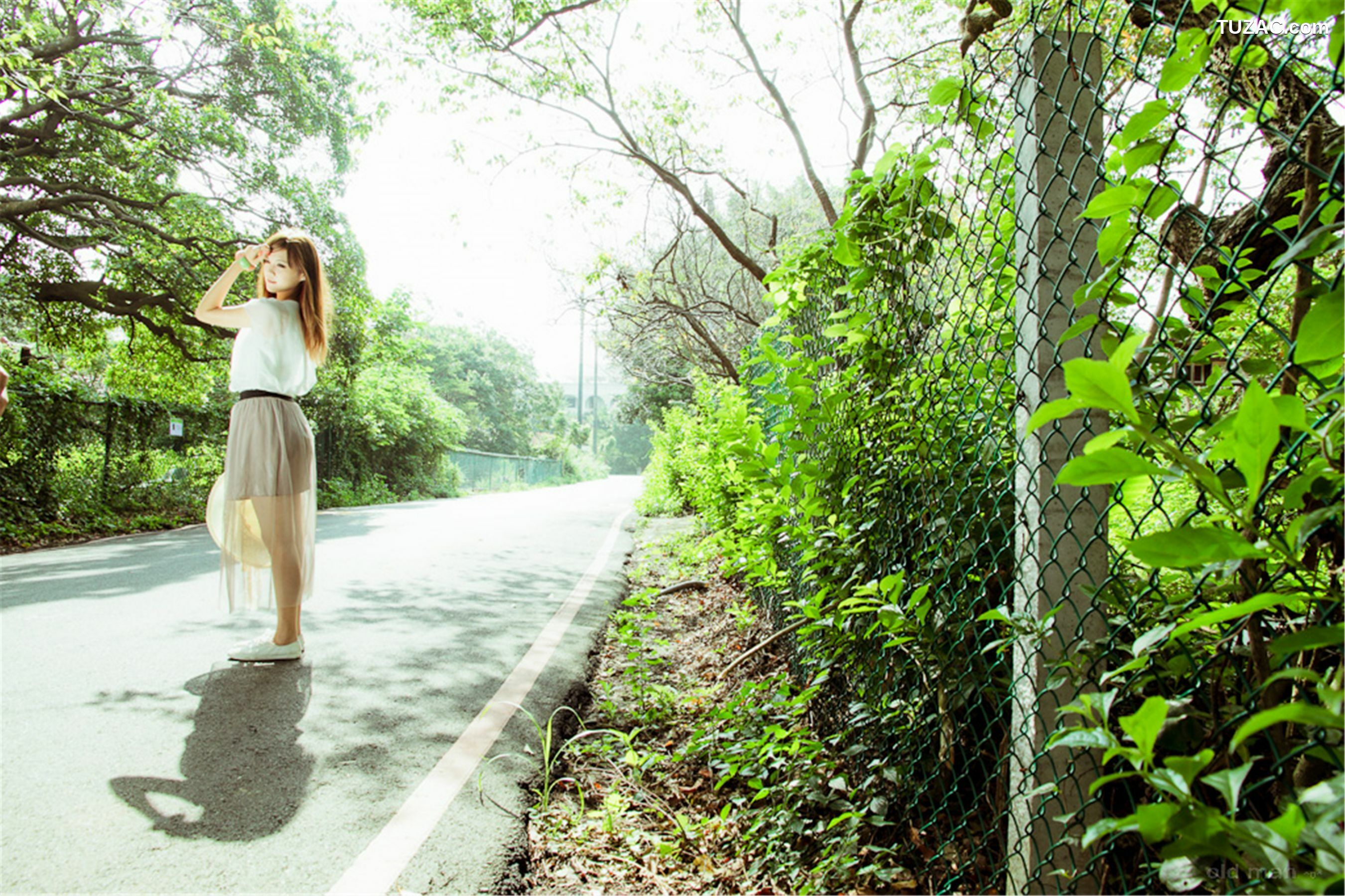 台湾正妹_台湾模特熊维妮《美军宿舍随拍》写真集
