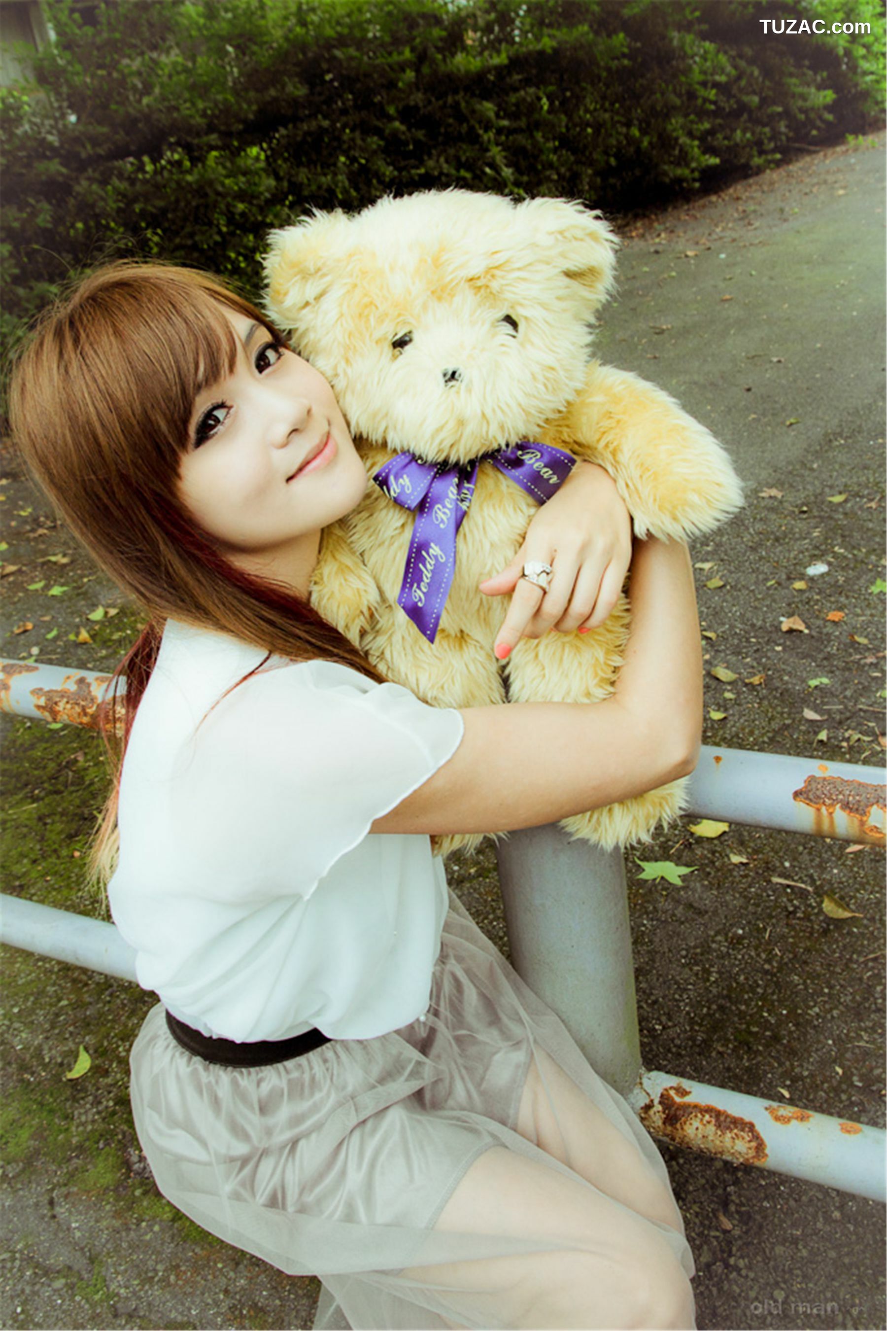 台湾正妹_台湾模特熊维妮《美军宿舍随拍》写真集