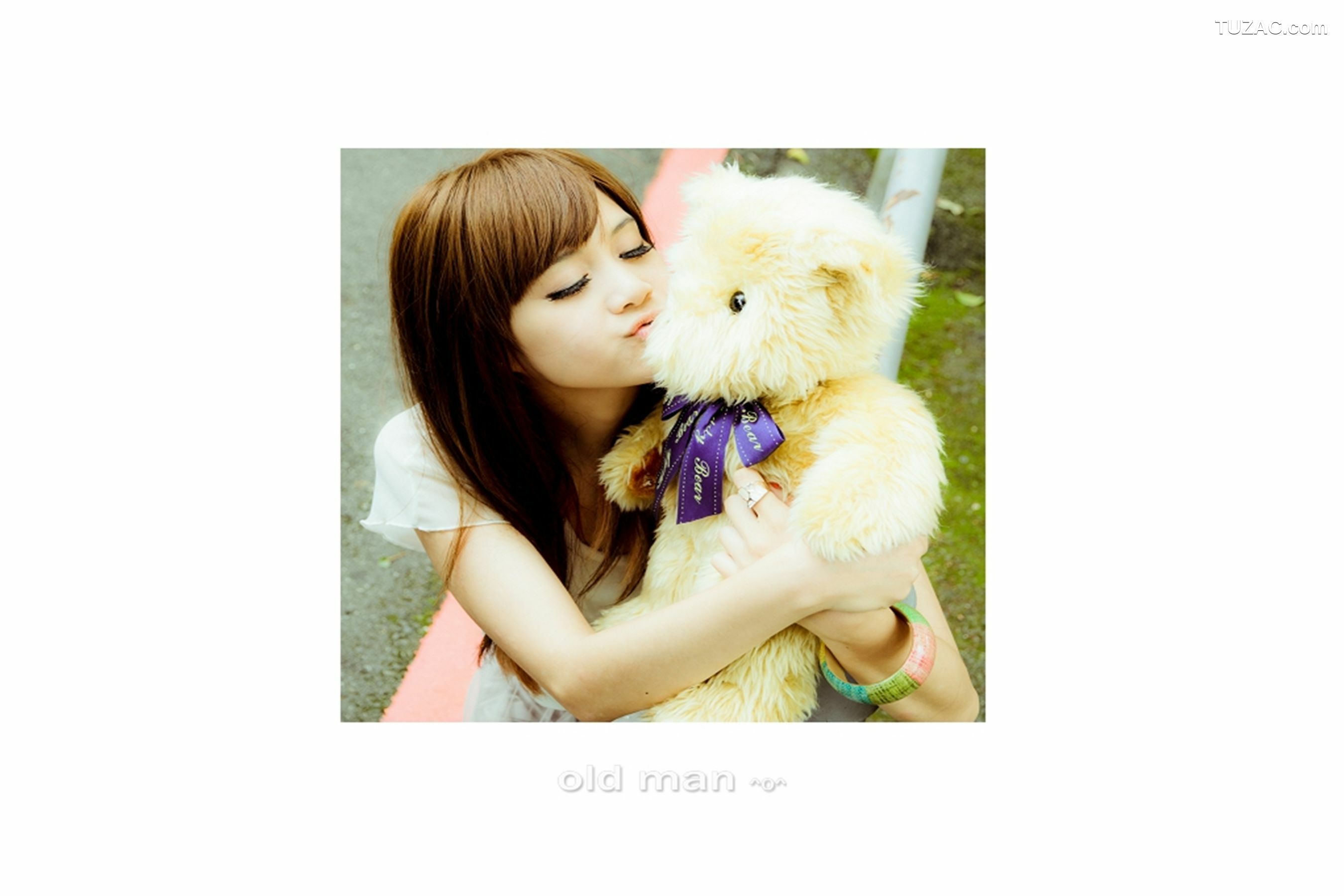 台湾正妹_台湾模特熊维妮《美军宿舍随拍》写真集