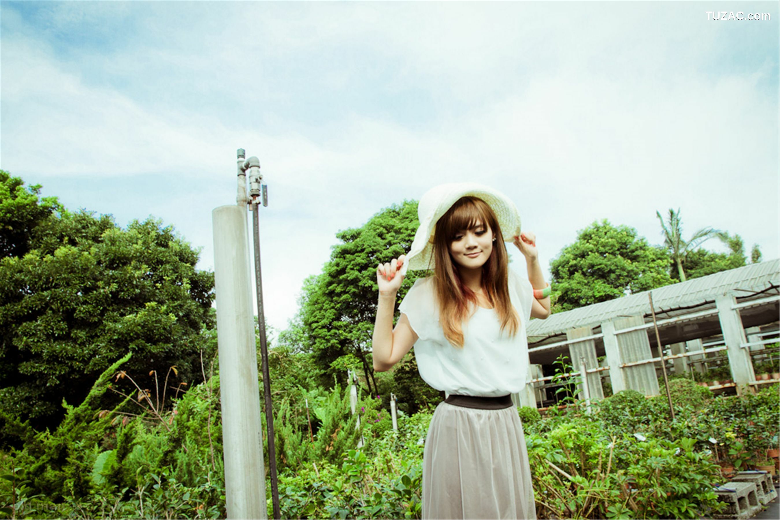 台湾正妹_台湾模特熊维妮《美军宿舍随拍》写真集