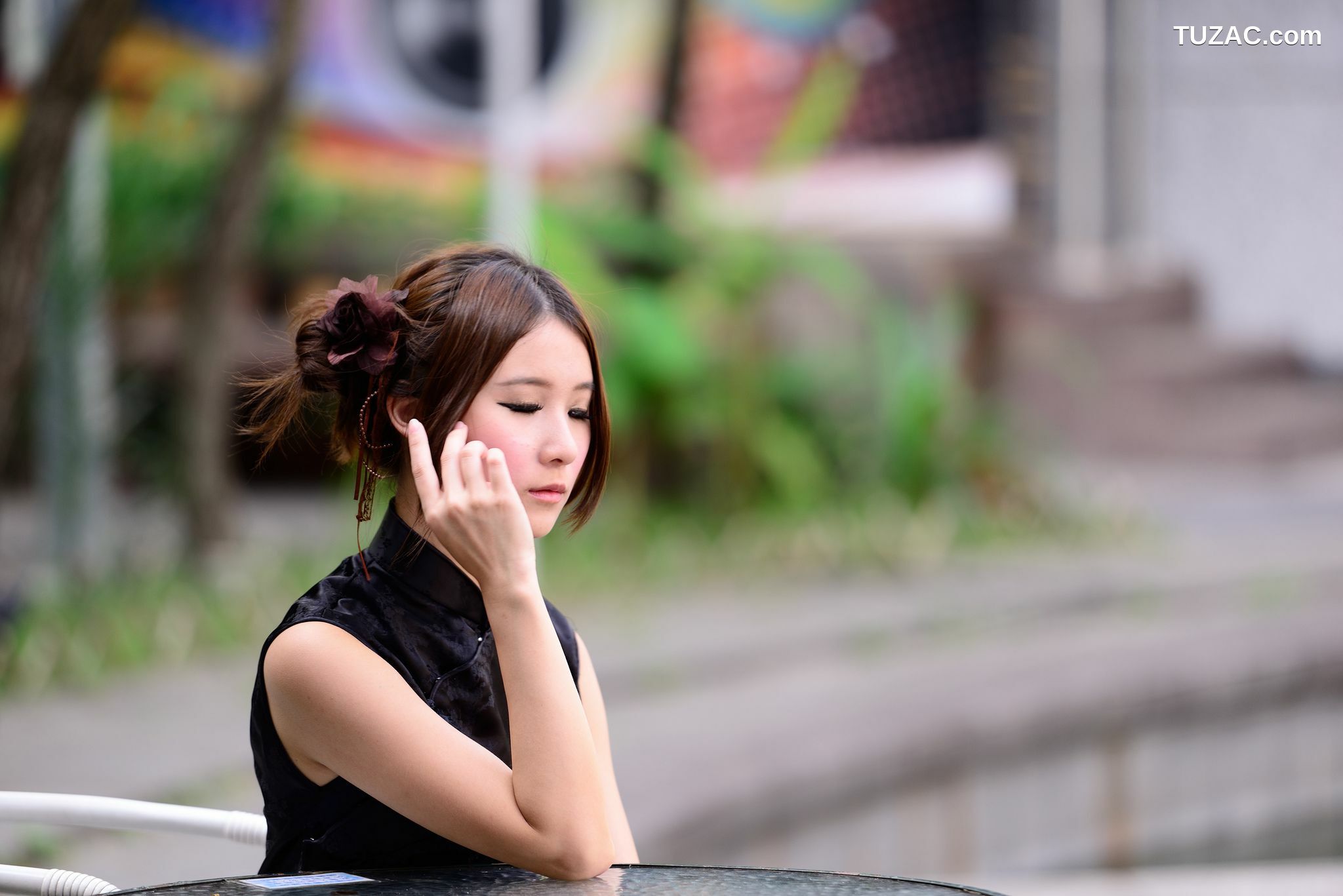 台湾正妹_台湾模特阿布《红黑旗袍系列外拍》写真集