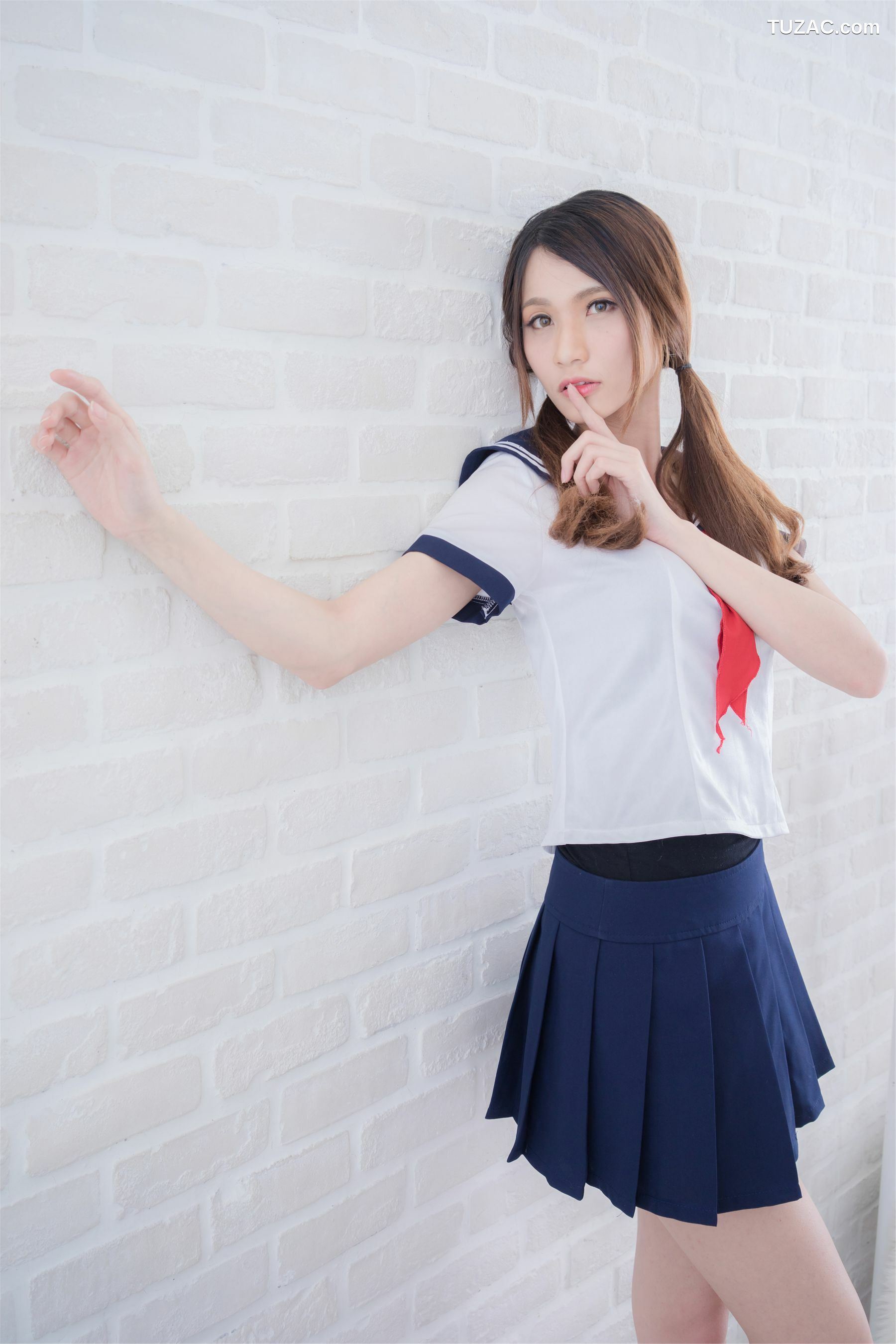 台湾正妹_台湾正妹Candice蔡译心《清新水手服学妹》写真集