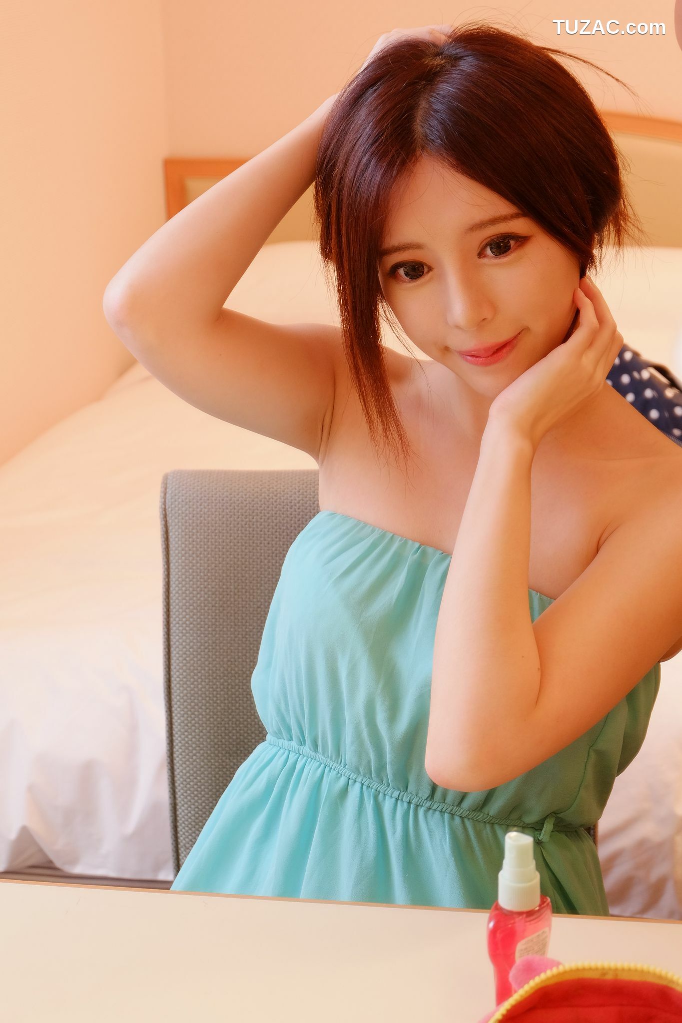 台湾正妹_台湾正妹张齐郡JULIE《化妆镜旁的女神》写真集