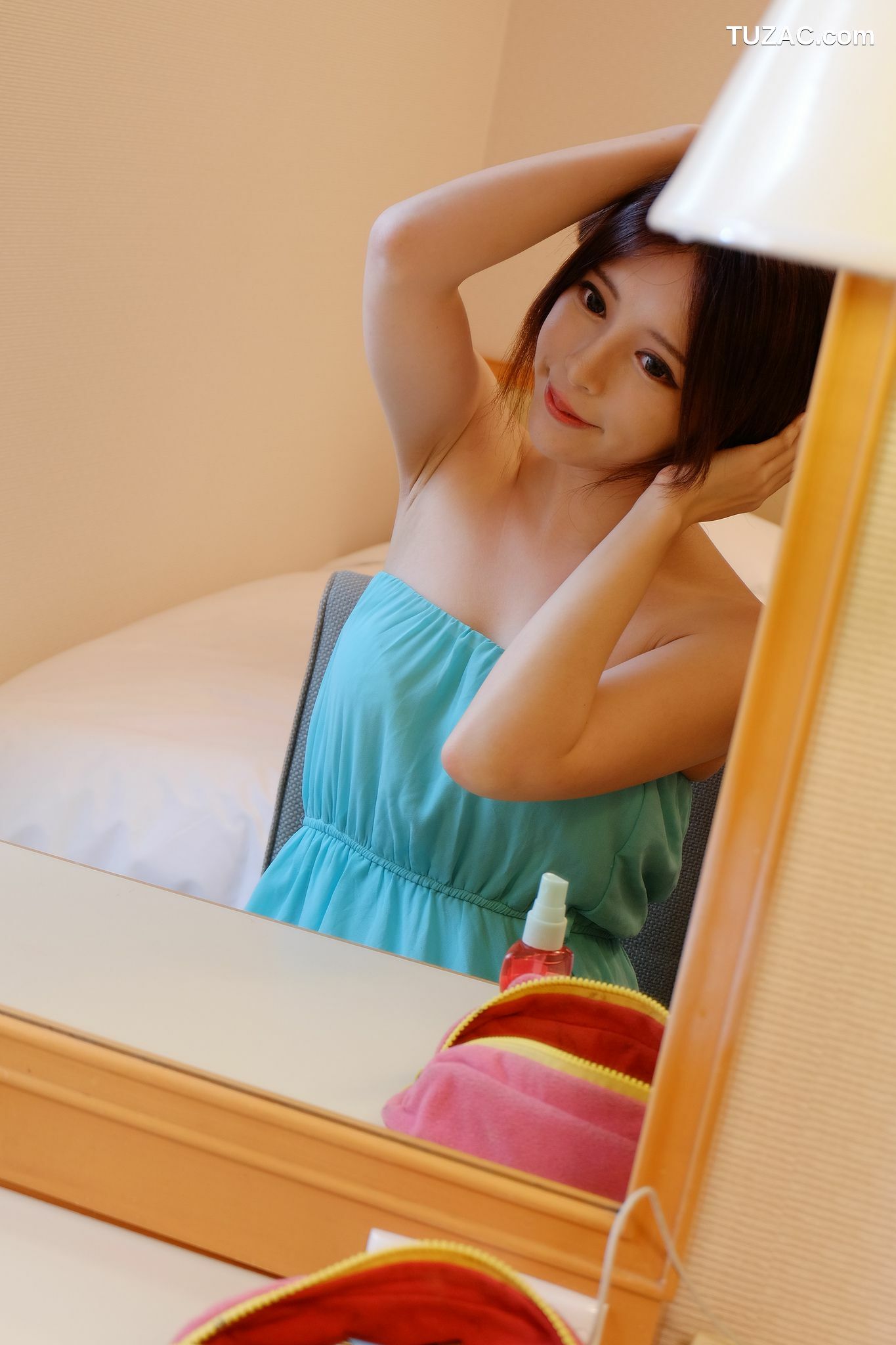 台湾正妹_台湾正妹张齐郡JULIE《化妆镜旁的女神》写真集